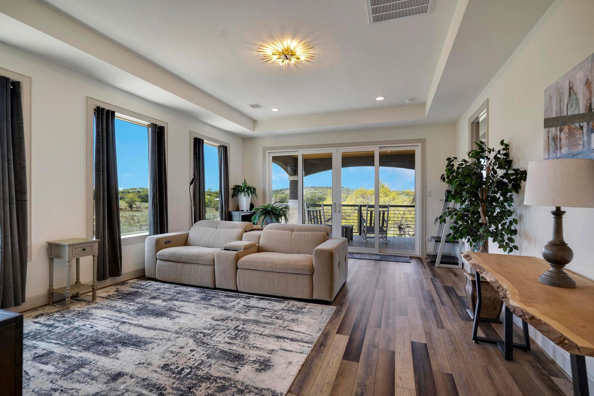 Image 28 of 39 For 321 Vista View Place Pl