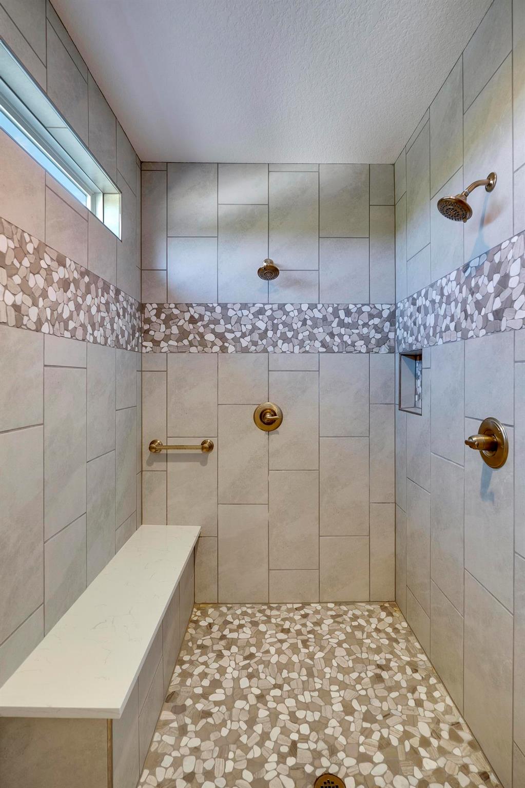 Image 33 of 39 For 321 Vista View Place Pl