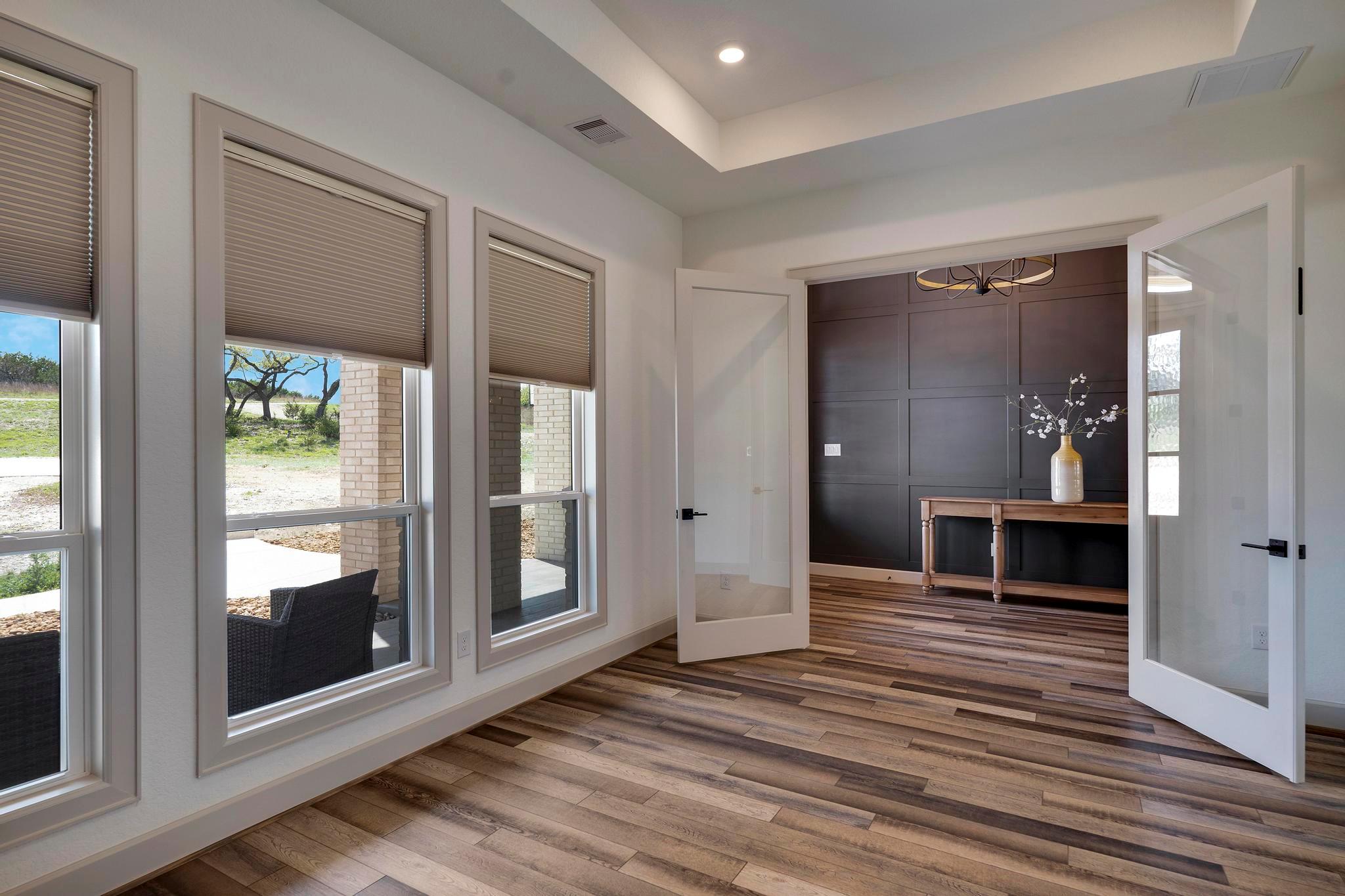 Image 8 of 39 For 321 Vista View Place Pl