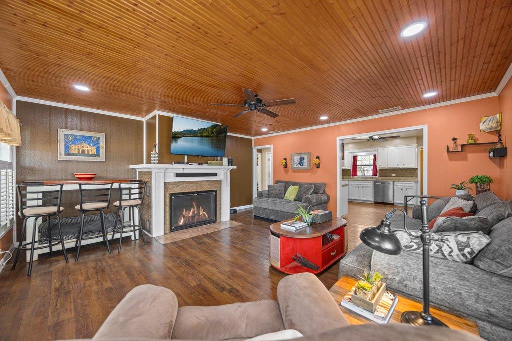 Image 6 of 28 For 312 Gerald Dr