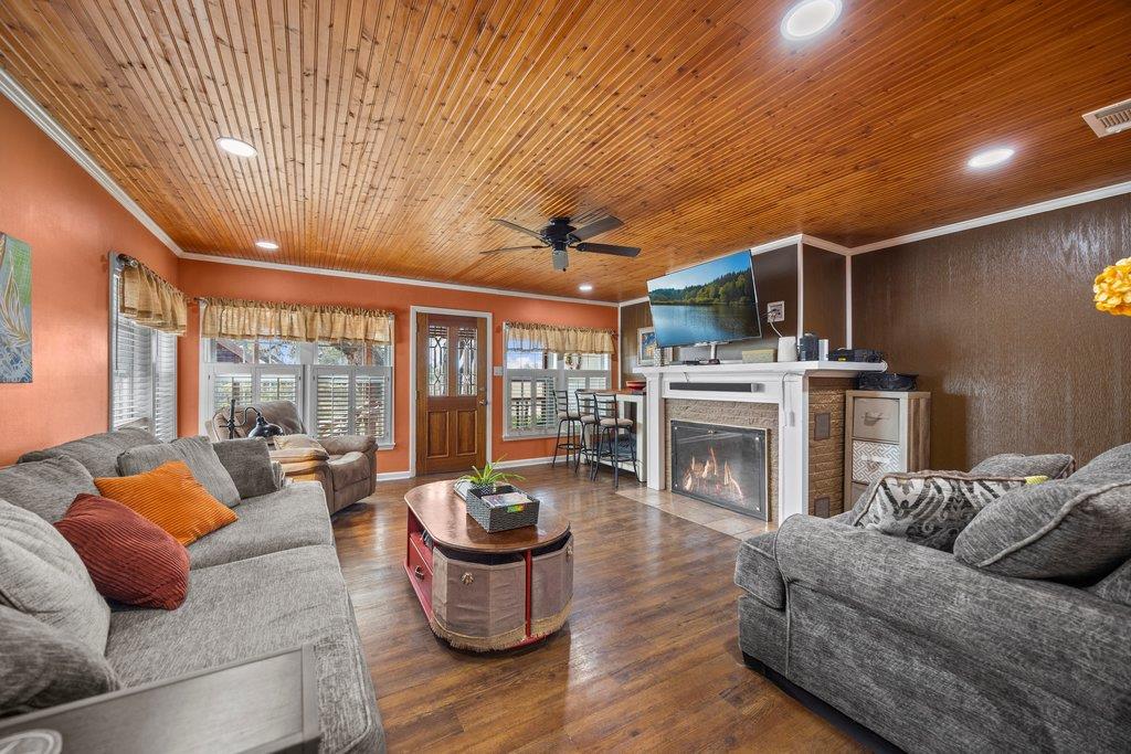 Image 7 of 28 For 312 Gerald Dr