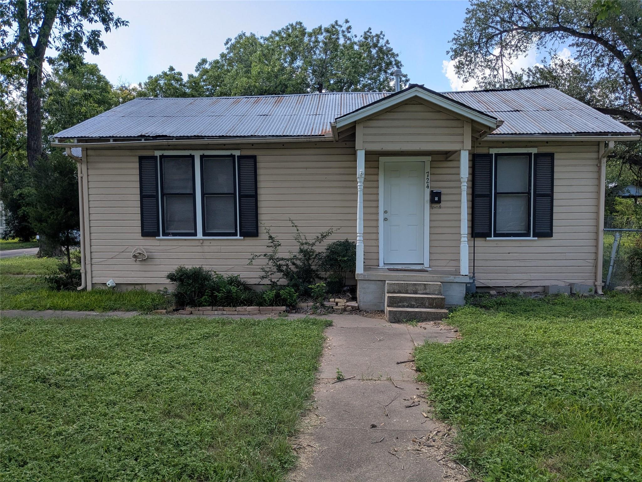 Details for 724 8th St , Taylor, TX 76574