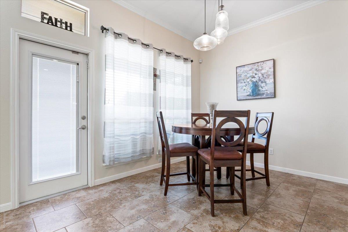 Image 11 of 40 For 4017 Woodhaven Dr