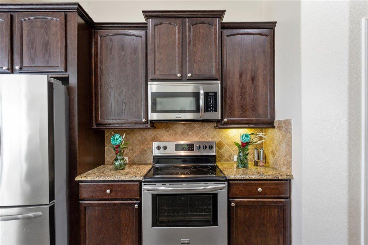 Image 13 of 40 For 4017 Woodhaven Dr