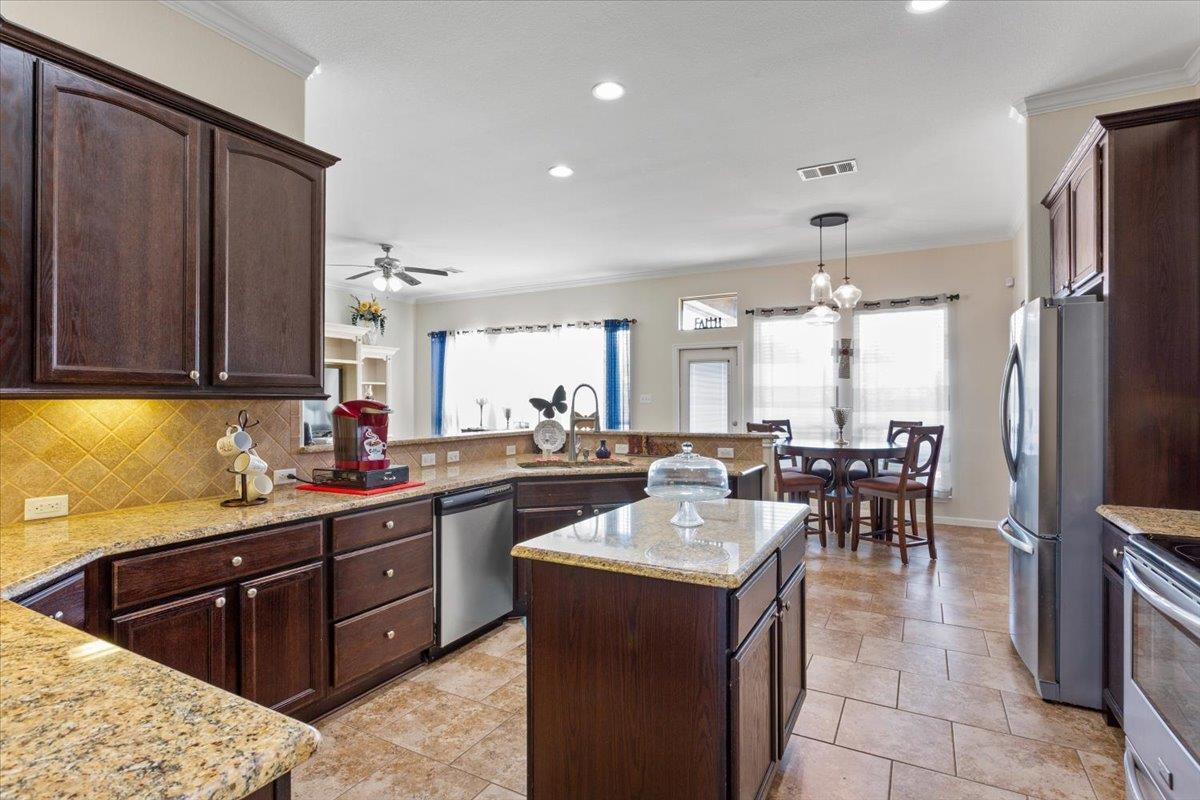 Image 14 of 40 For 4017 Woodhaven Dr