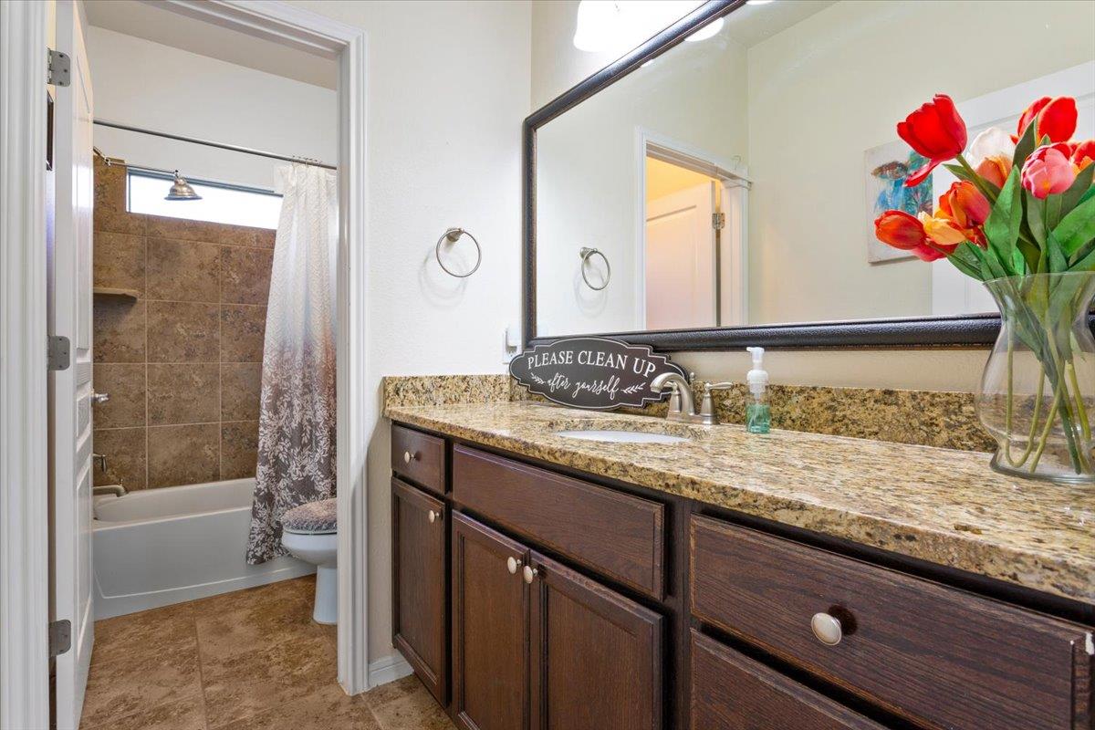 Image 24 of 40 For 4017 Woodhaven Dr