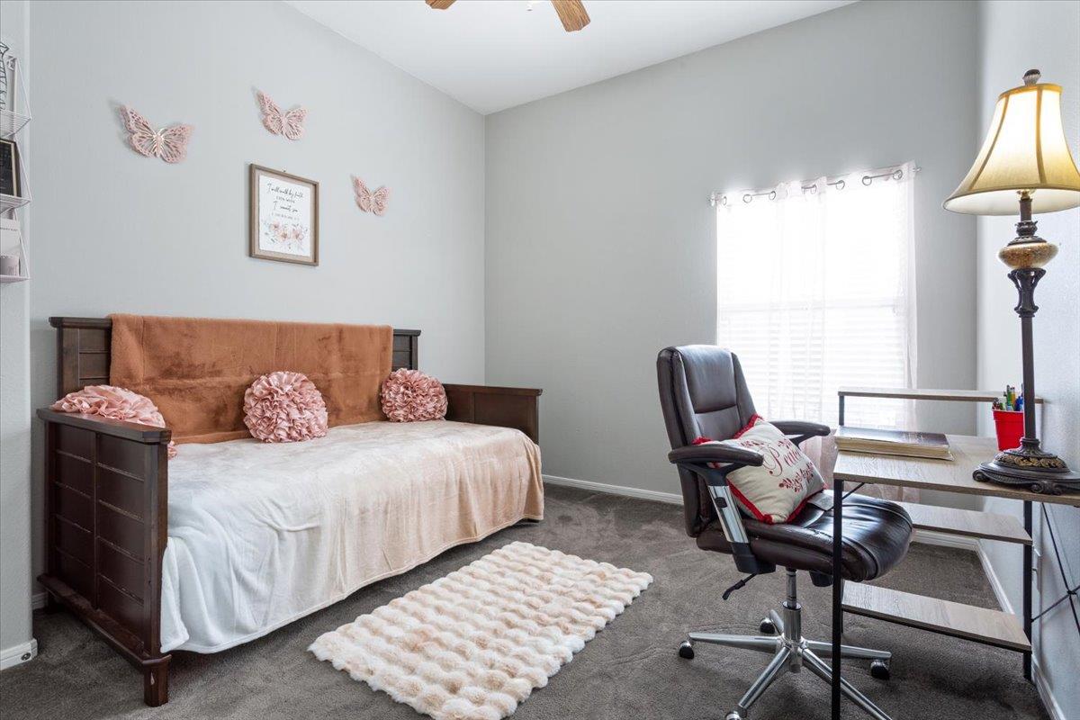 Image 25 of 40 For 4017 Woodhaven Dr