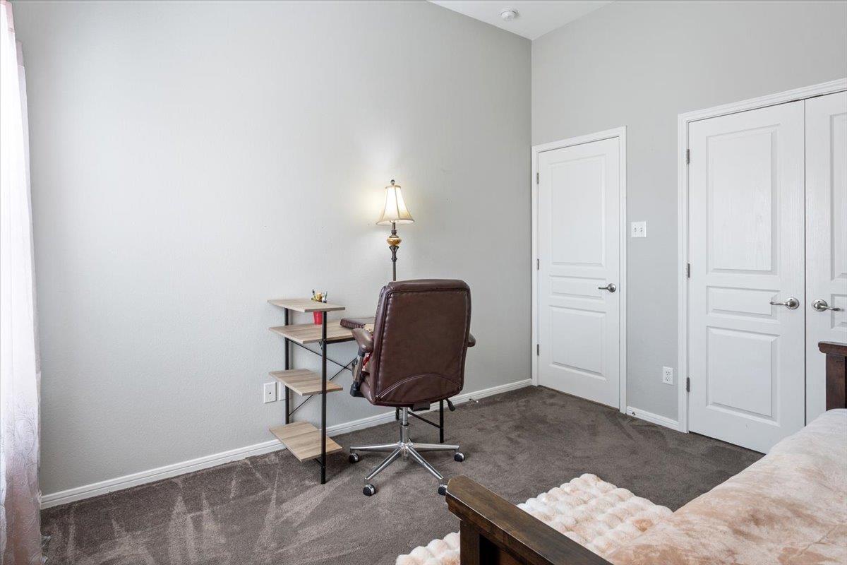 Image 26 of 40 For 4017 Woodhaven Dr