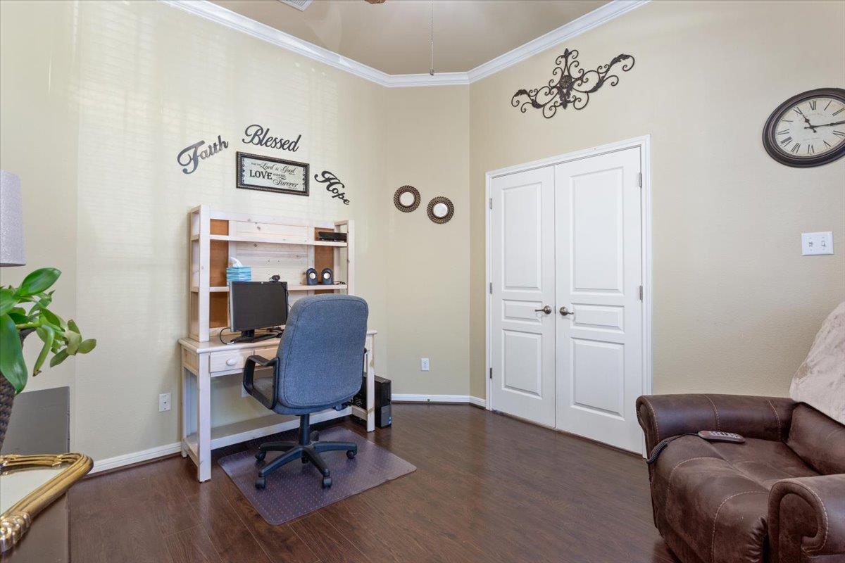 Image 7 of 40 For 4017 Woodhaven Dr