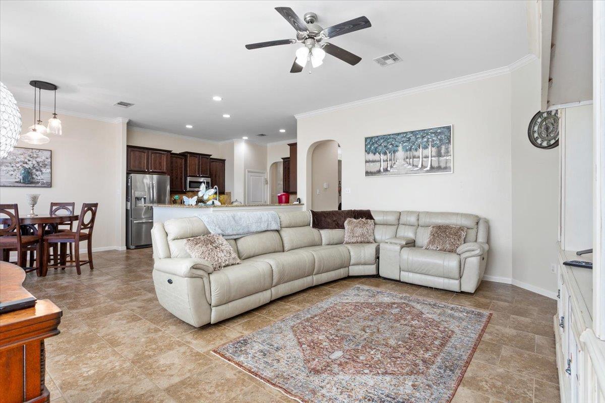 Image 9 of 40 For 4017 Woodhaven Dr