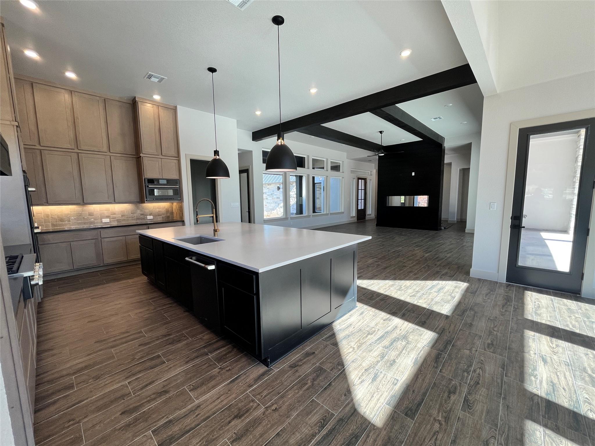 Image 4 of 10 For 202 Brown Saddle Cv