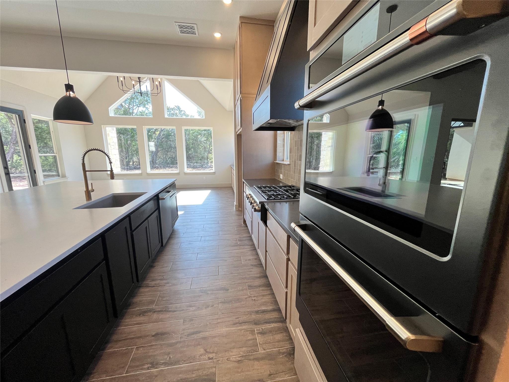 Image 5 of 10 For 202 Brown Saddle Cv