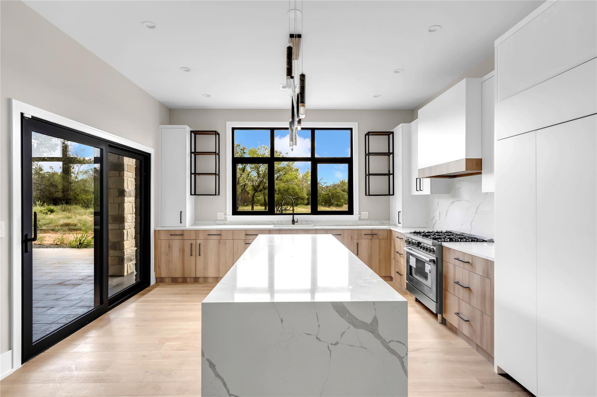 Image 13 of 35 For 6507 Ranch Rd 962 W