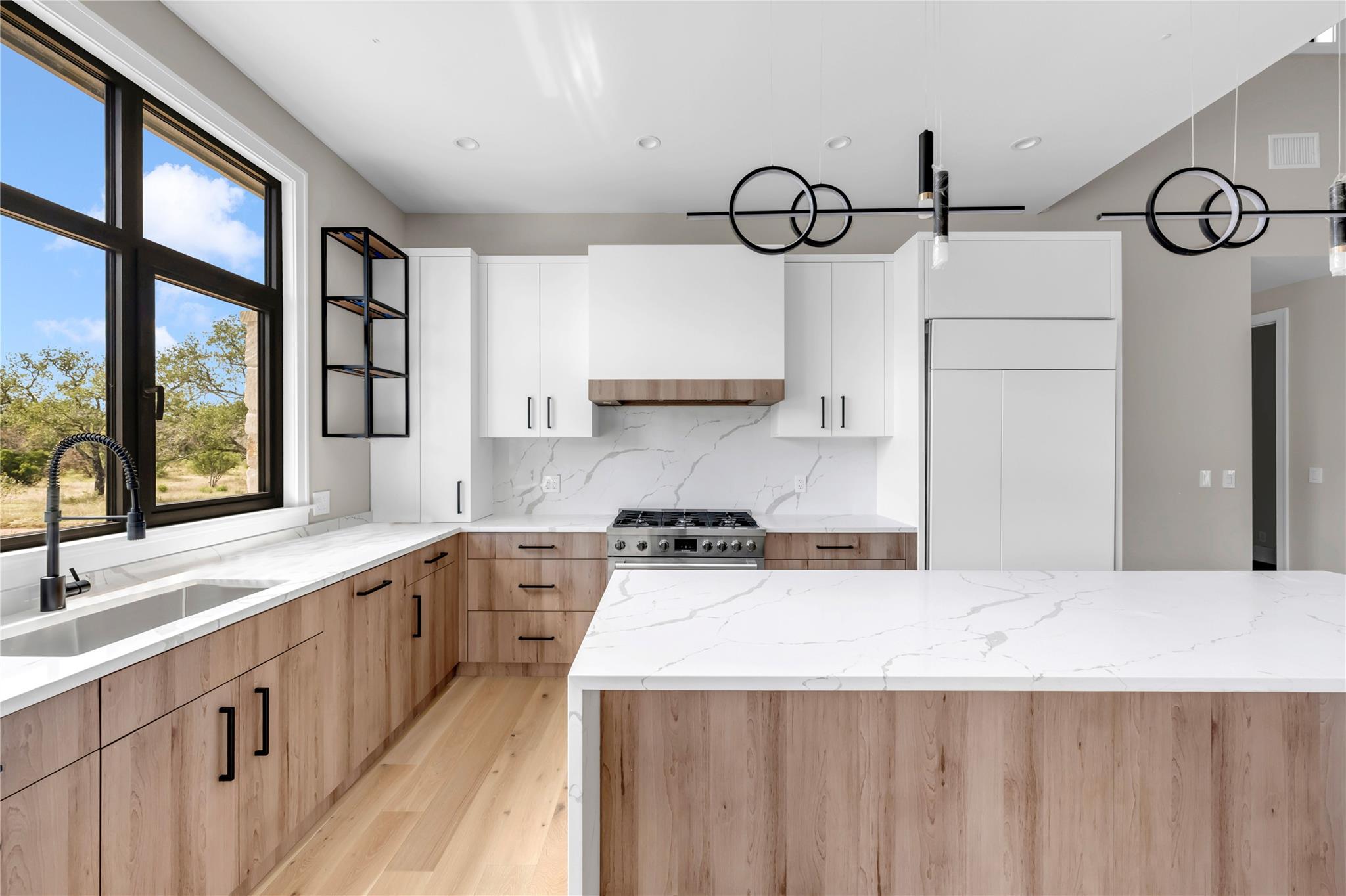 Image 14 of 35 For 6507 Ranch Rd 962 W