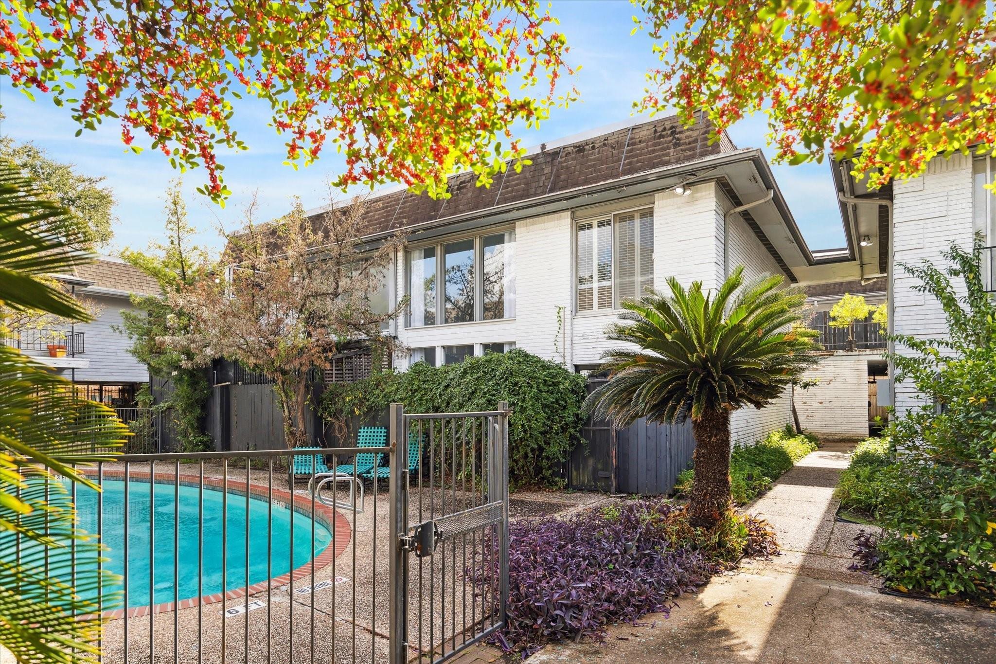 Image 13 of 14 For 3300 Yorktown St 13