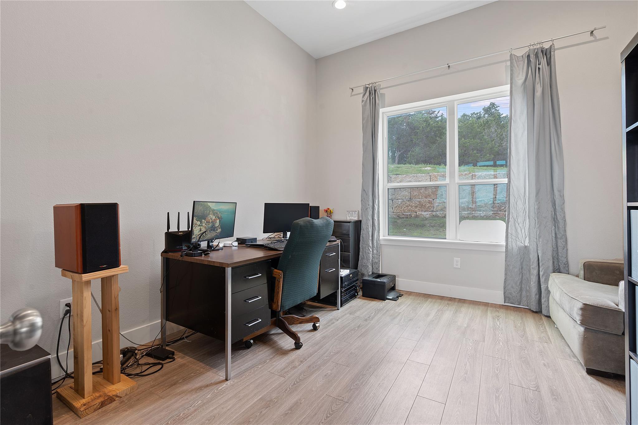 Image 27 of 40 For 20606 High Dr