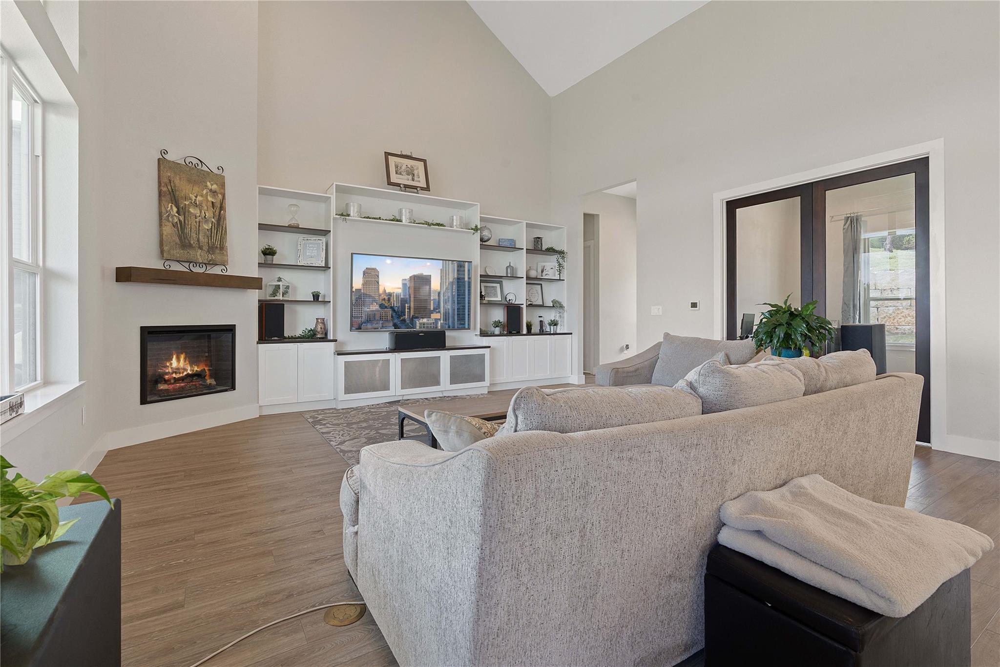 Image 6 of 40 For 20606 High Dr