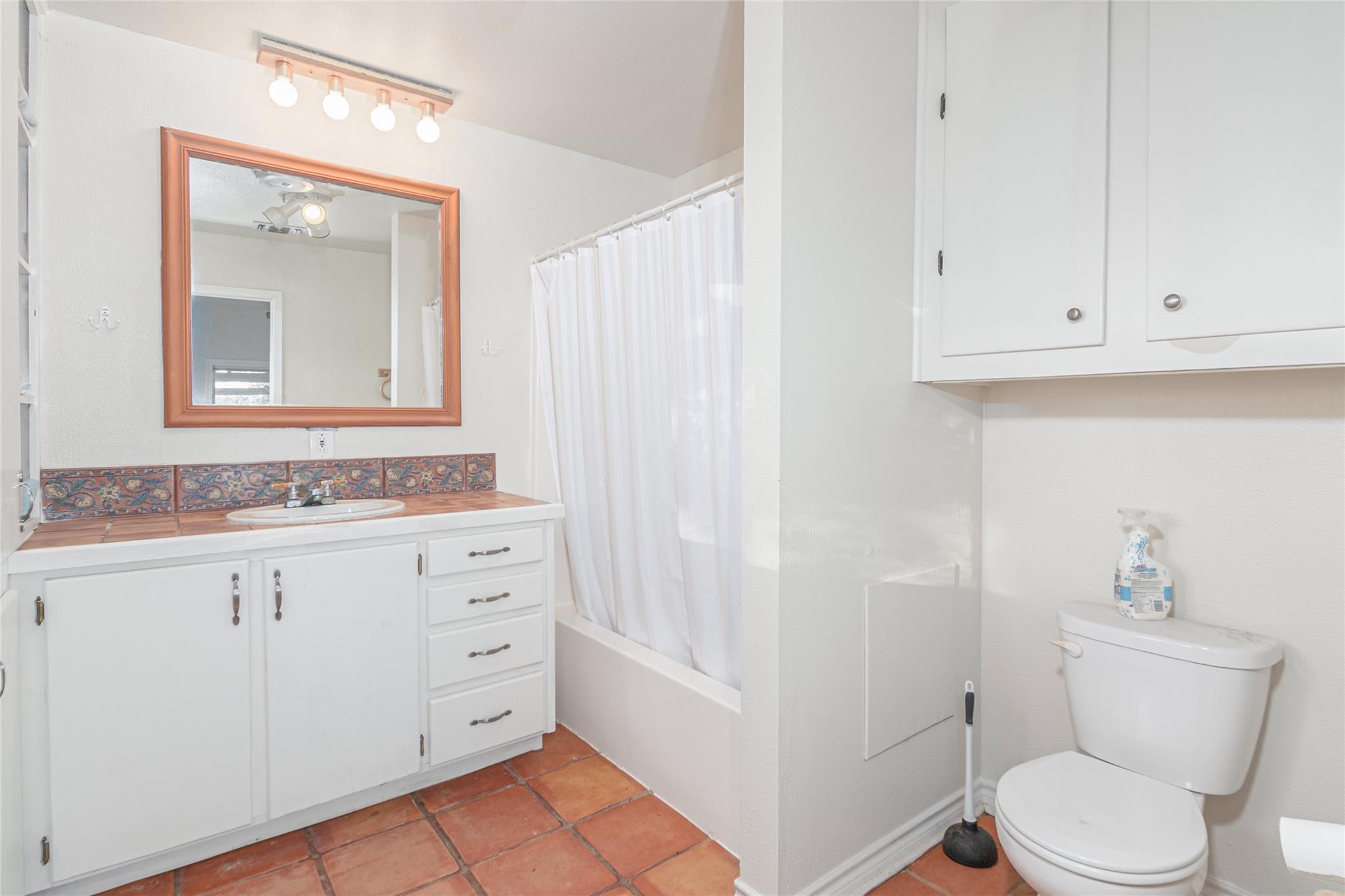 Image 26 of 30 For 847 Littlehorn Ln