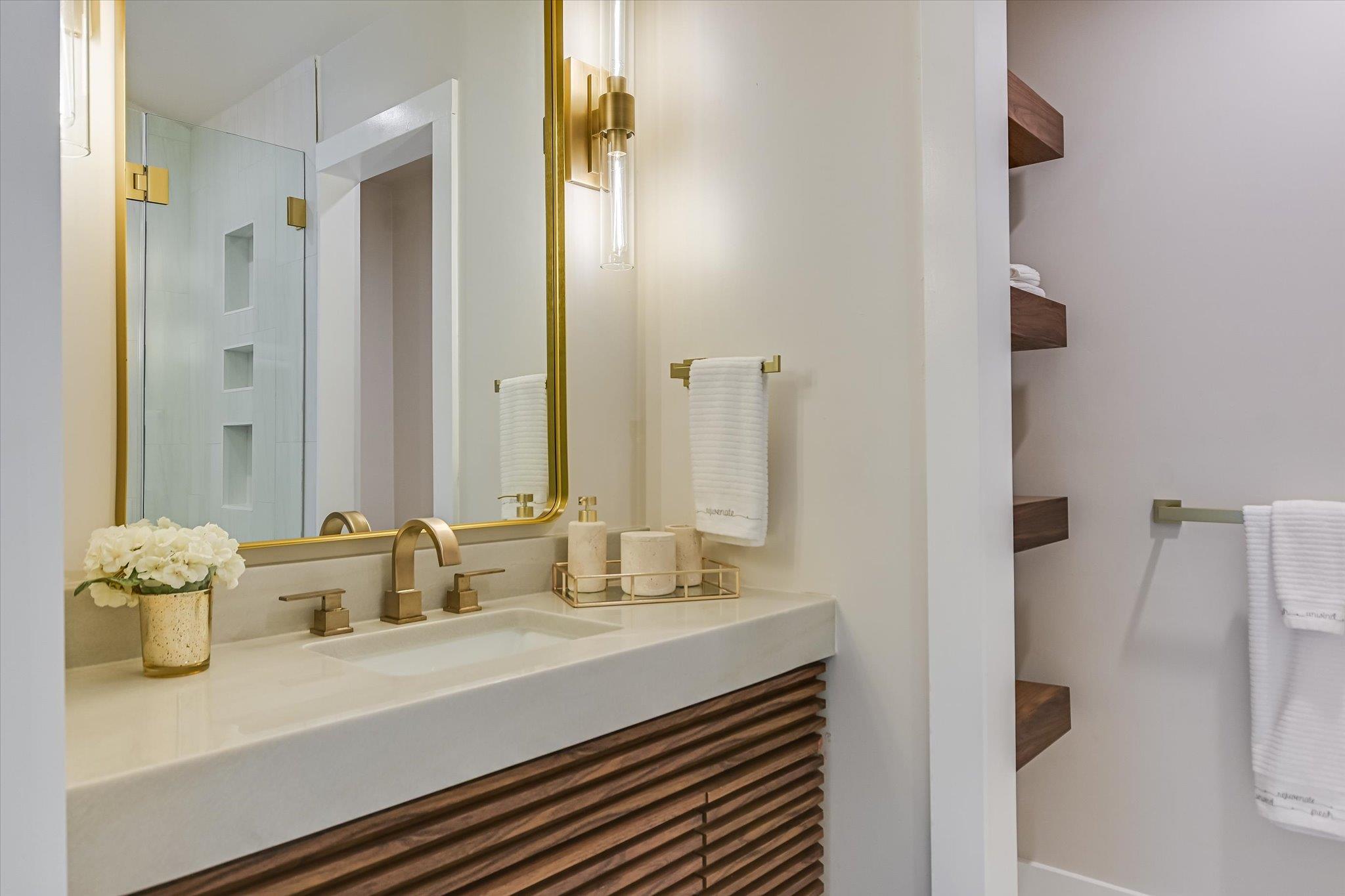 Image 27 of 37 For 6204 Lost Horizon Dr