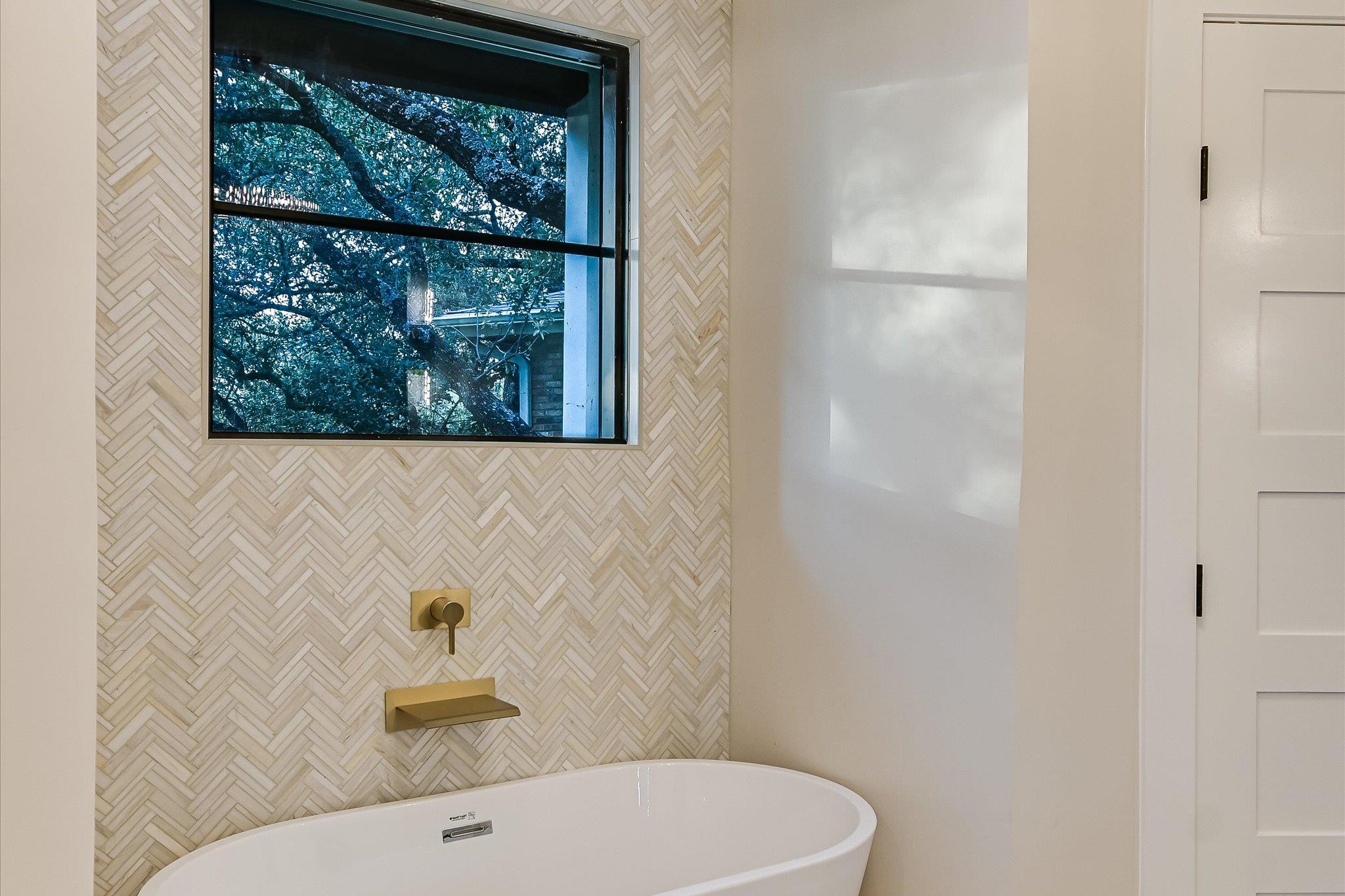 Image 30 of 37 For 6204 Lost Horizon Dr