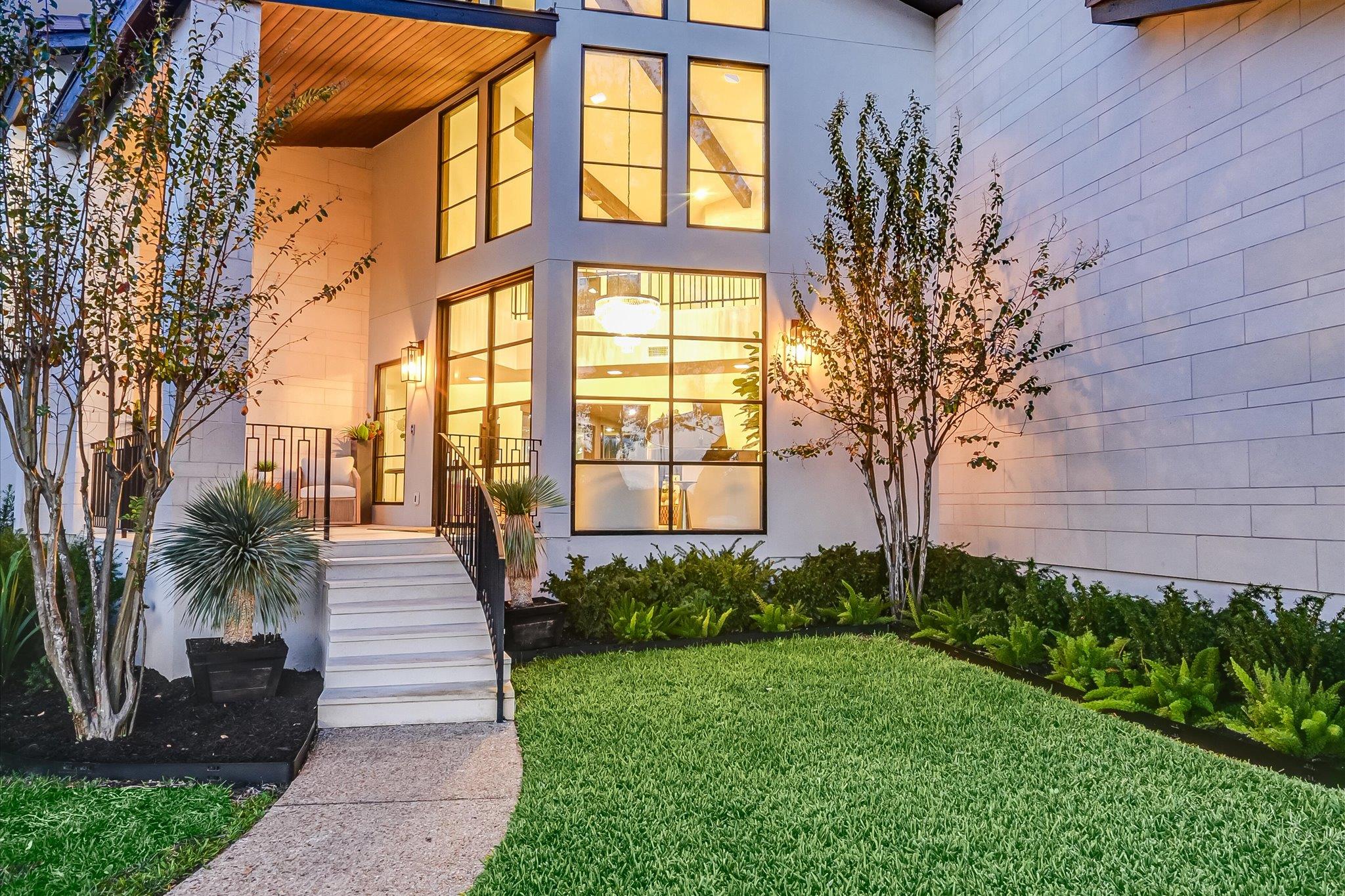 Image 4 of 37 For 6204 Lost Horizon Dr