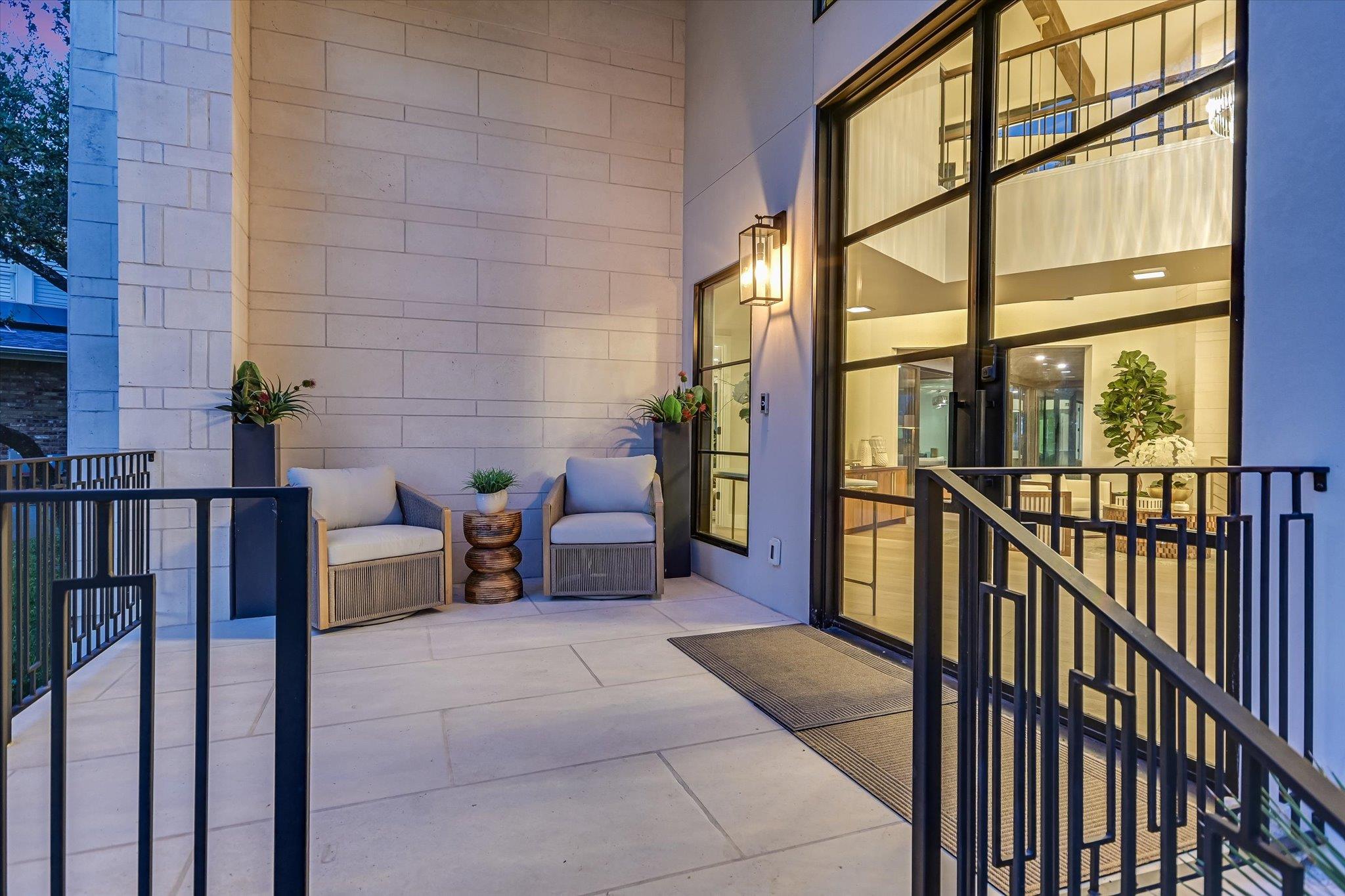 Image 5 of 37 For 6204 Lost Horizon Dr