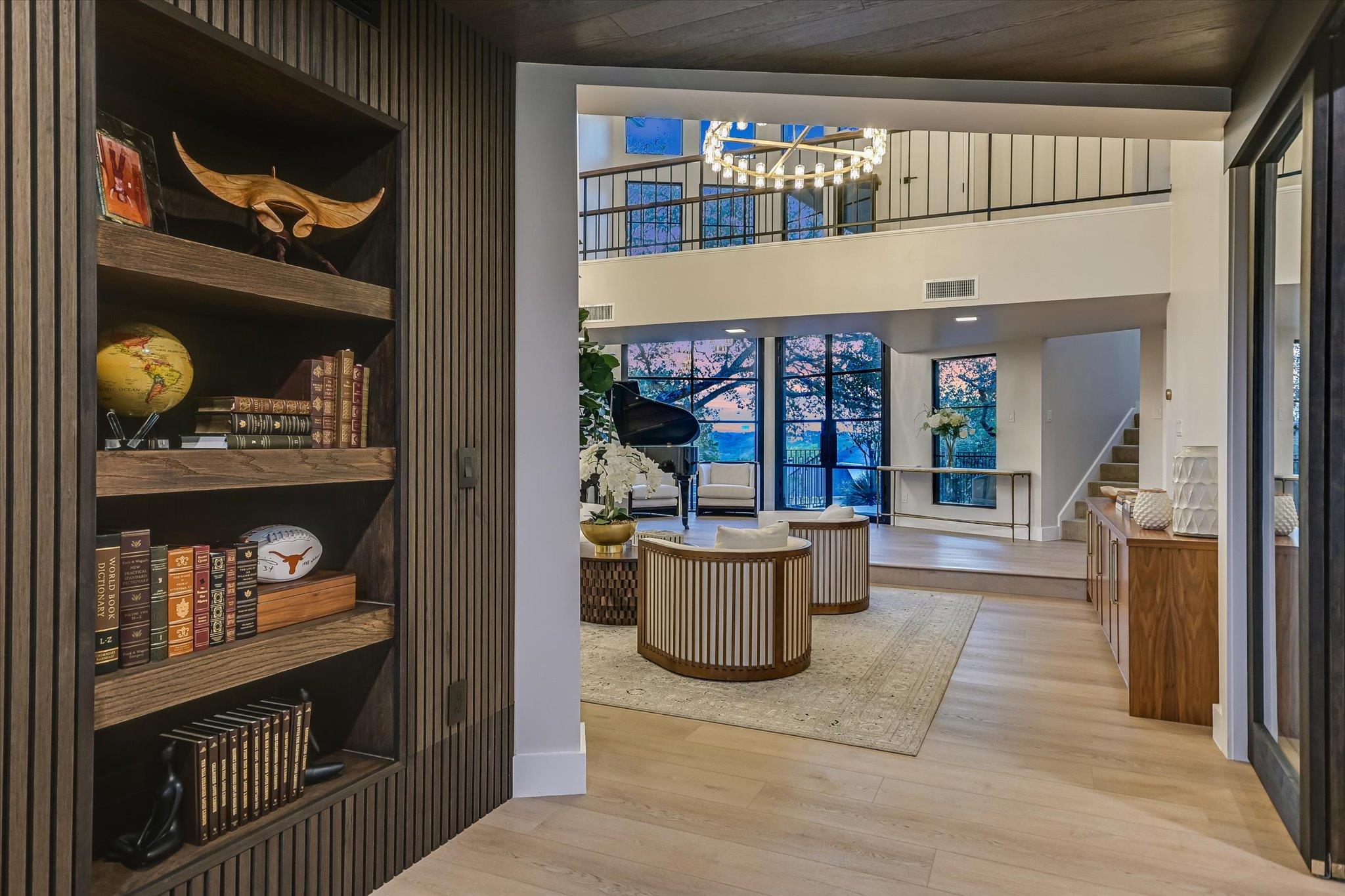 Image 7 of 37 For 6204 Lost Horizon Dr