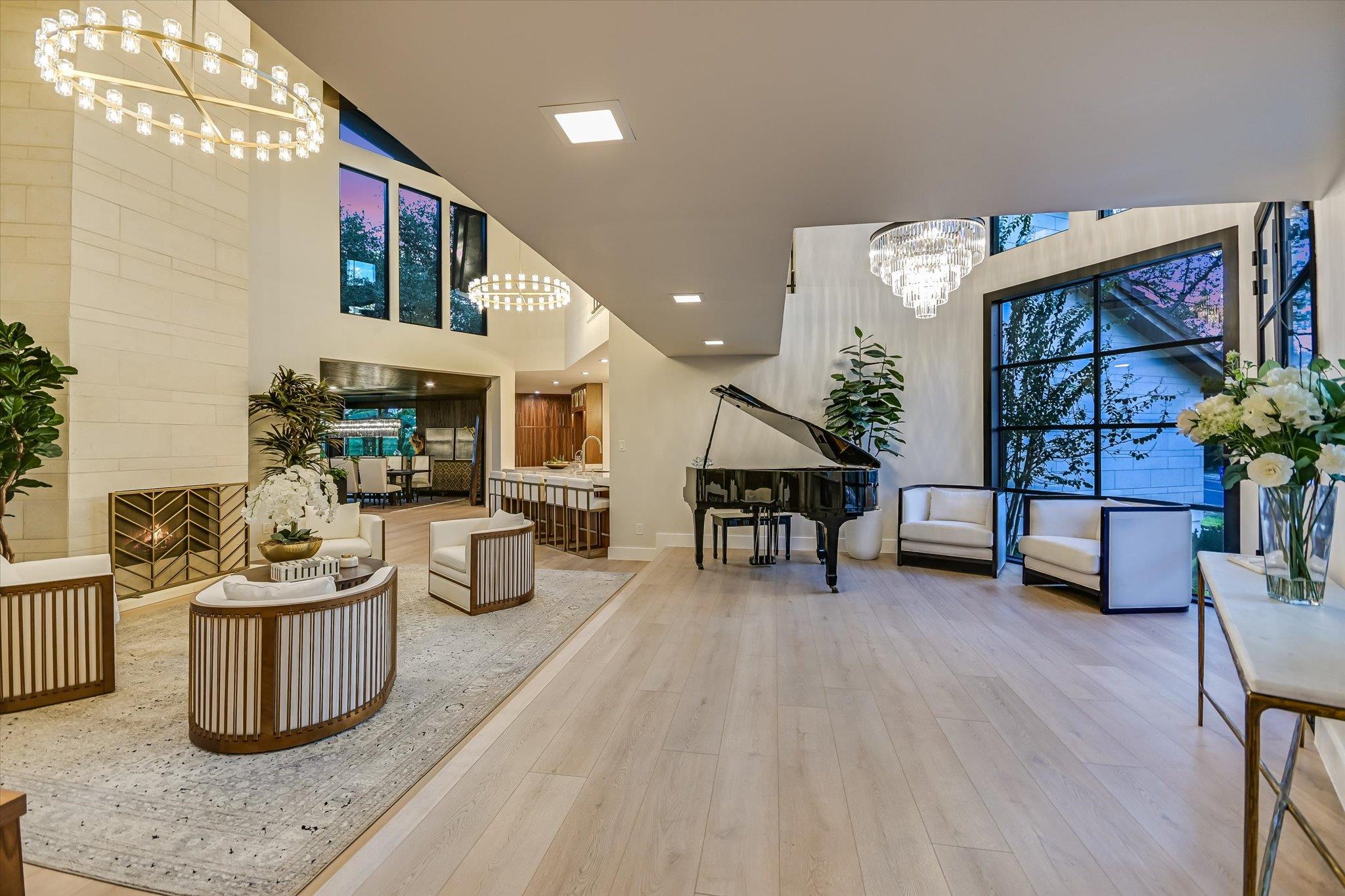 Image 8 of 37 For 6204 Lost Horizon Dr