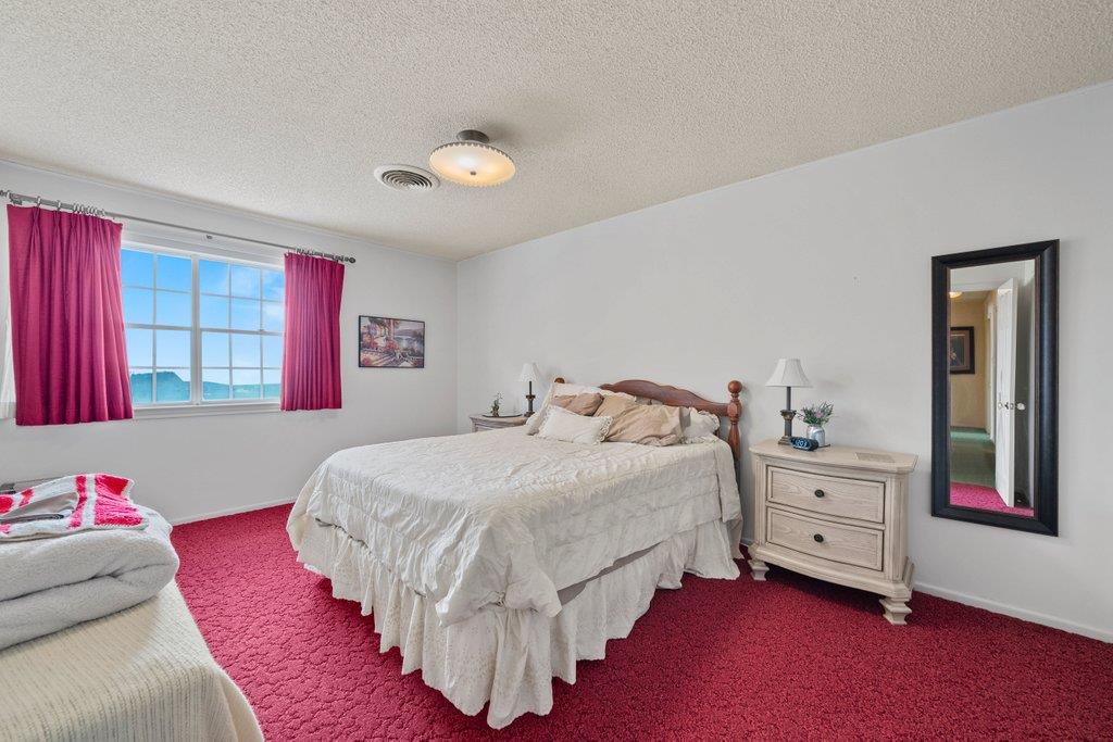 Image 19 of 40 For 699 Floral Ave