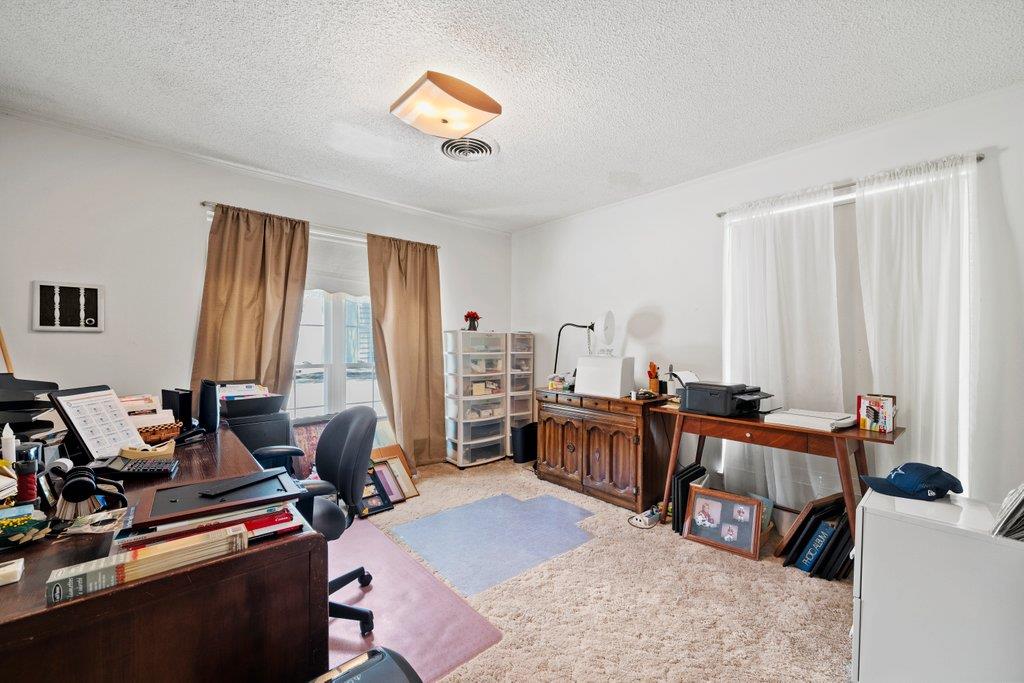 Image 20 of 40 For 699 Floral Ave