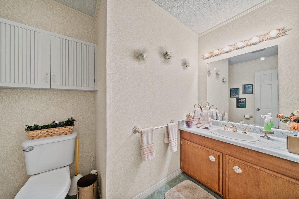 Image 21 of 40 For 699 Floral Ave