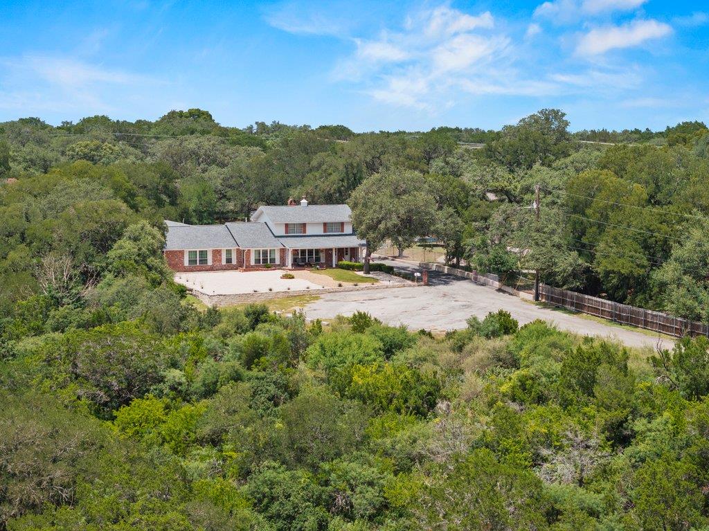 Image 3 of 40 For 699 Floral Ave