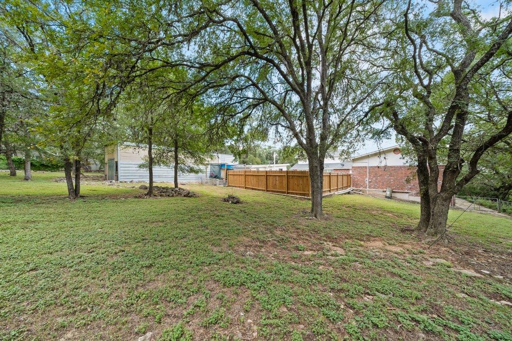 Image 31 of 40 For 699 Floral Ave