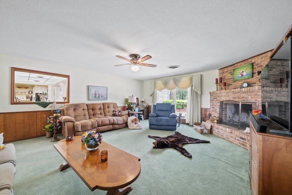 Image 36 of 40 For 699 Floral Ave