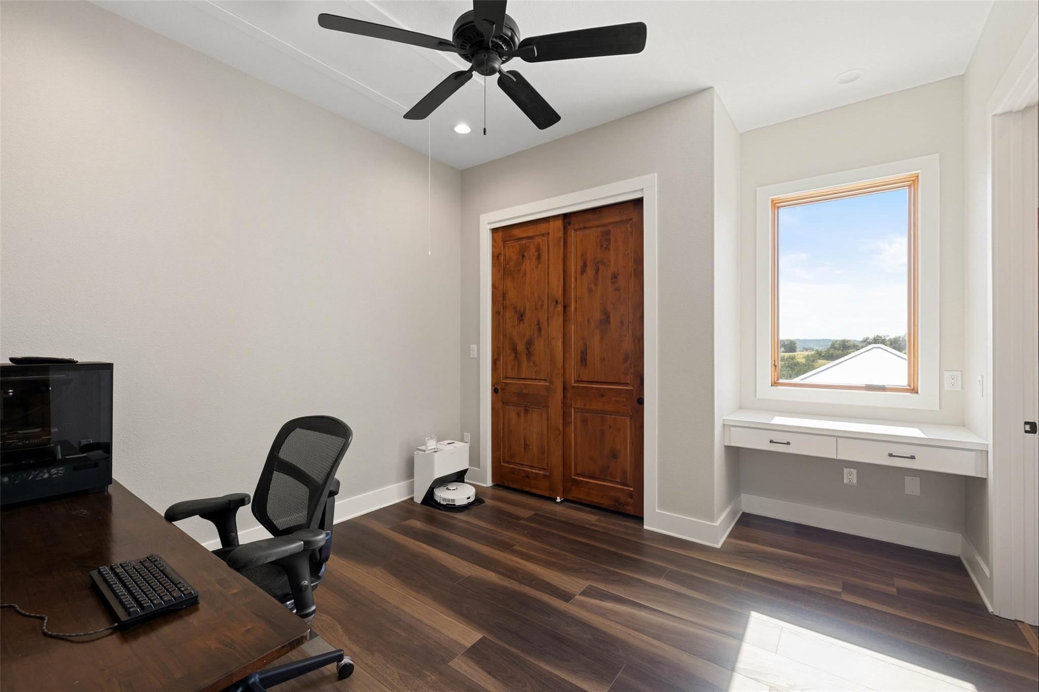 Image 29 of 40 For 234 Elk Run Cv