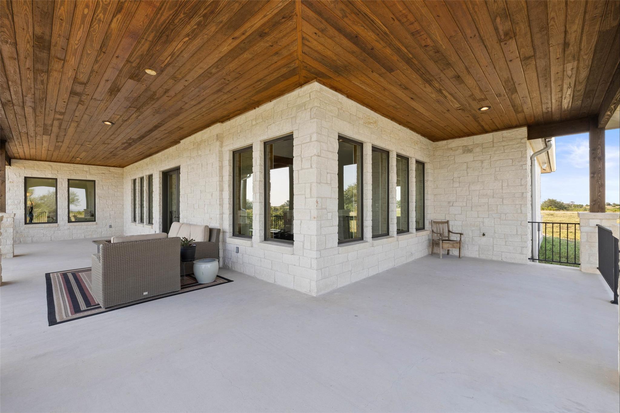 Image 32 of 40 For 234 Elk Run Cv