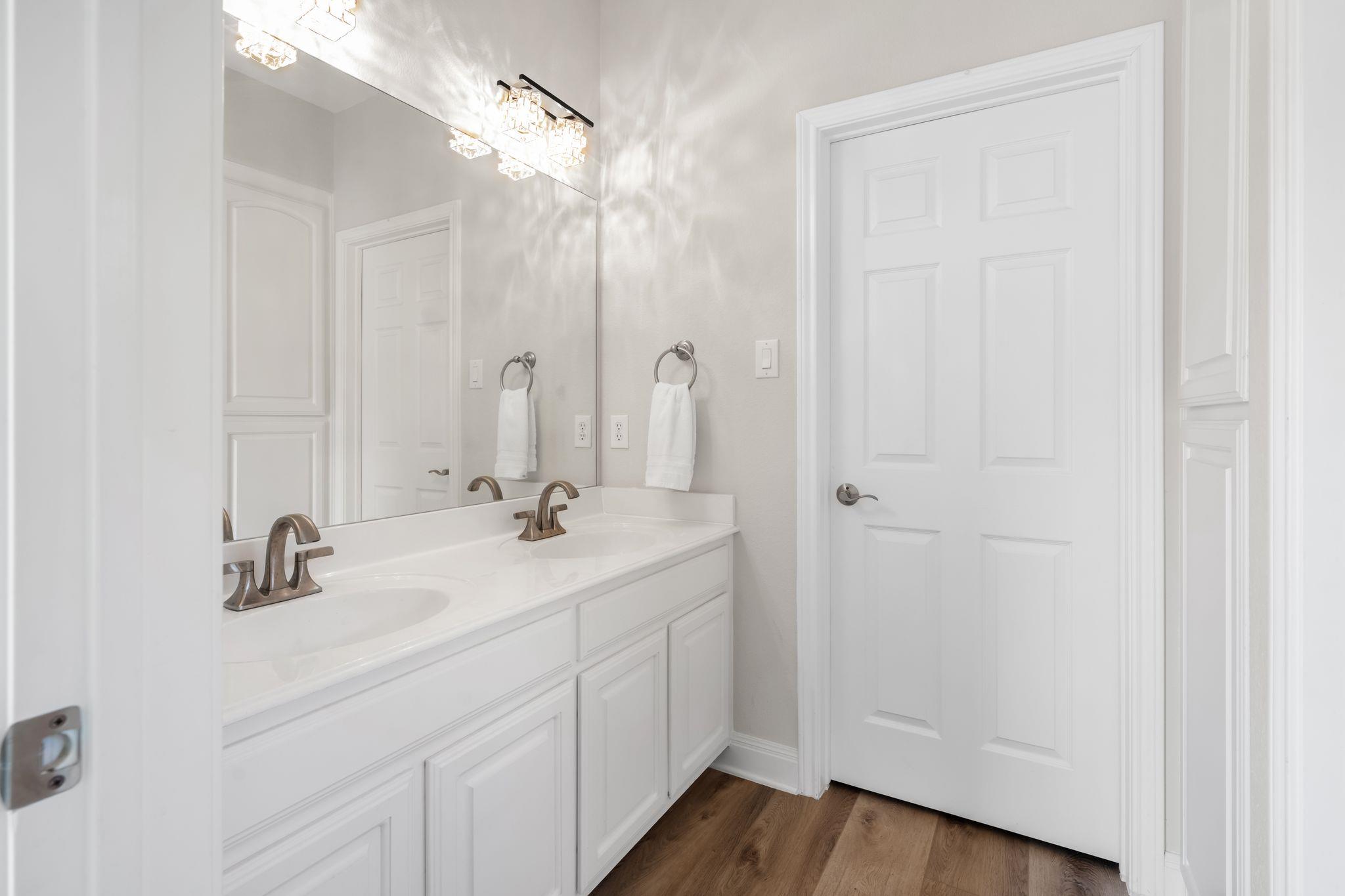 Image 25 of 40 For 13612 Flat Top Ranch Rd