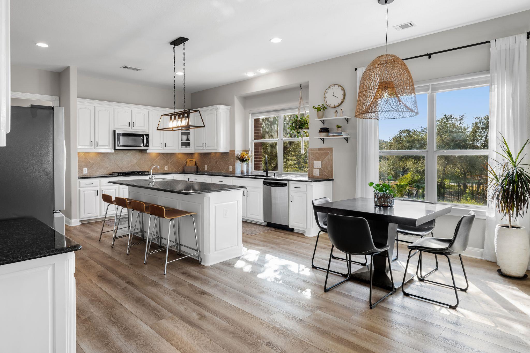 Image 5 of 40 For 13612 Flat Top Ranch Rd