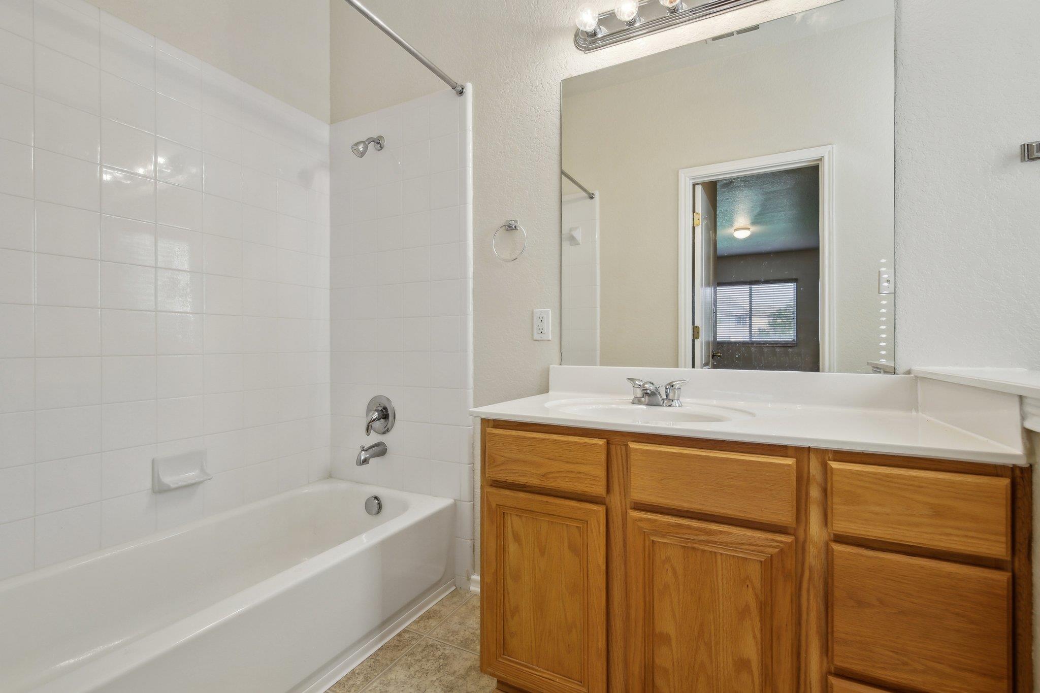 Image 12 of 40 For 2430 Dove Crossing Dr