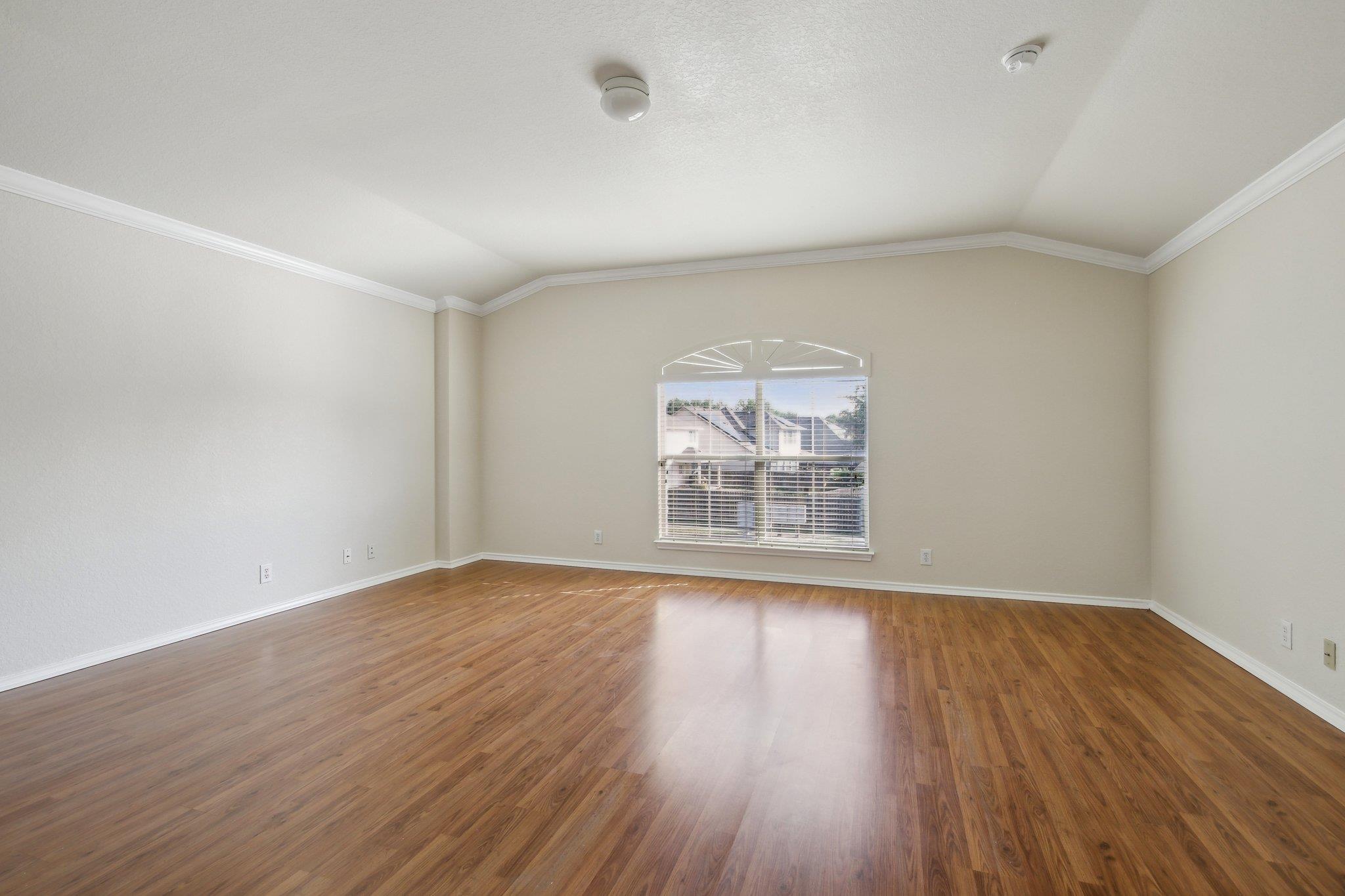 Image 13 of 40 For 2430 Dove Crossing Dr