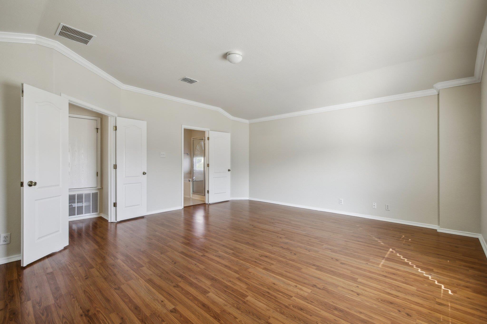 Image 14 of 40 For 2430 Dove Crossing Dr