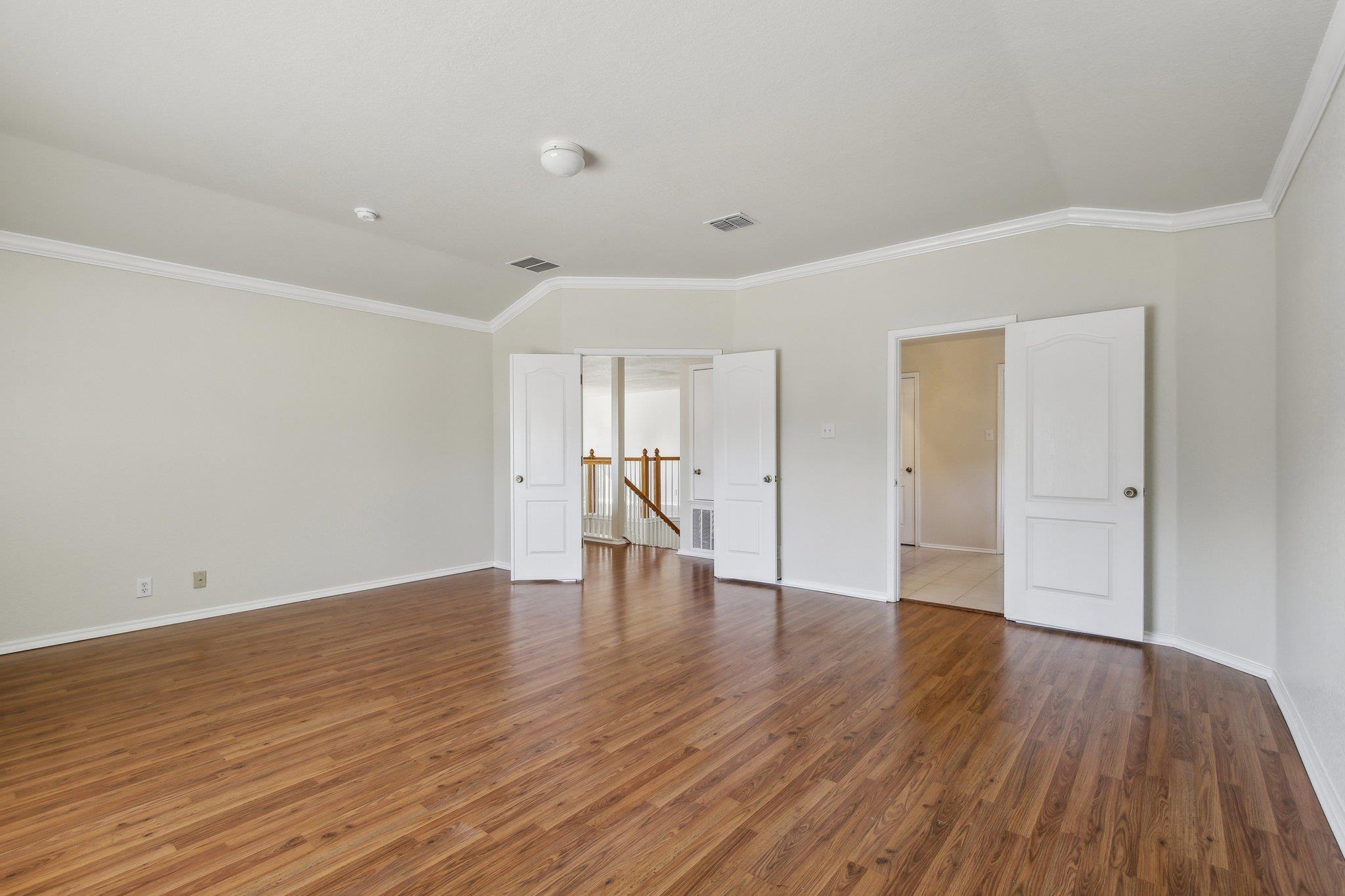 Image 15 of 40 For 2430 Dove Crossing Dr