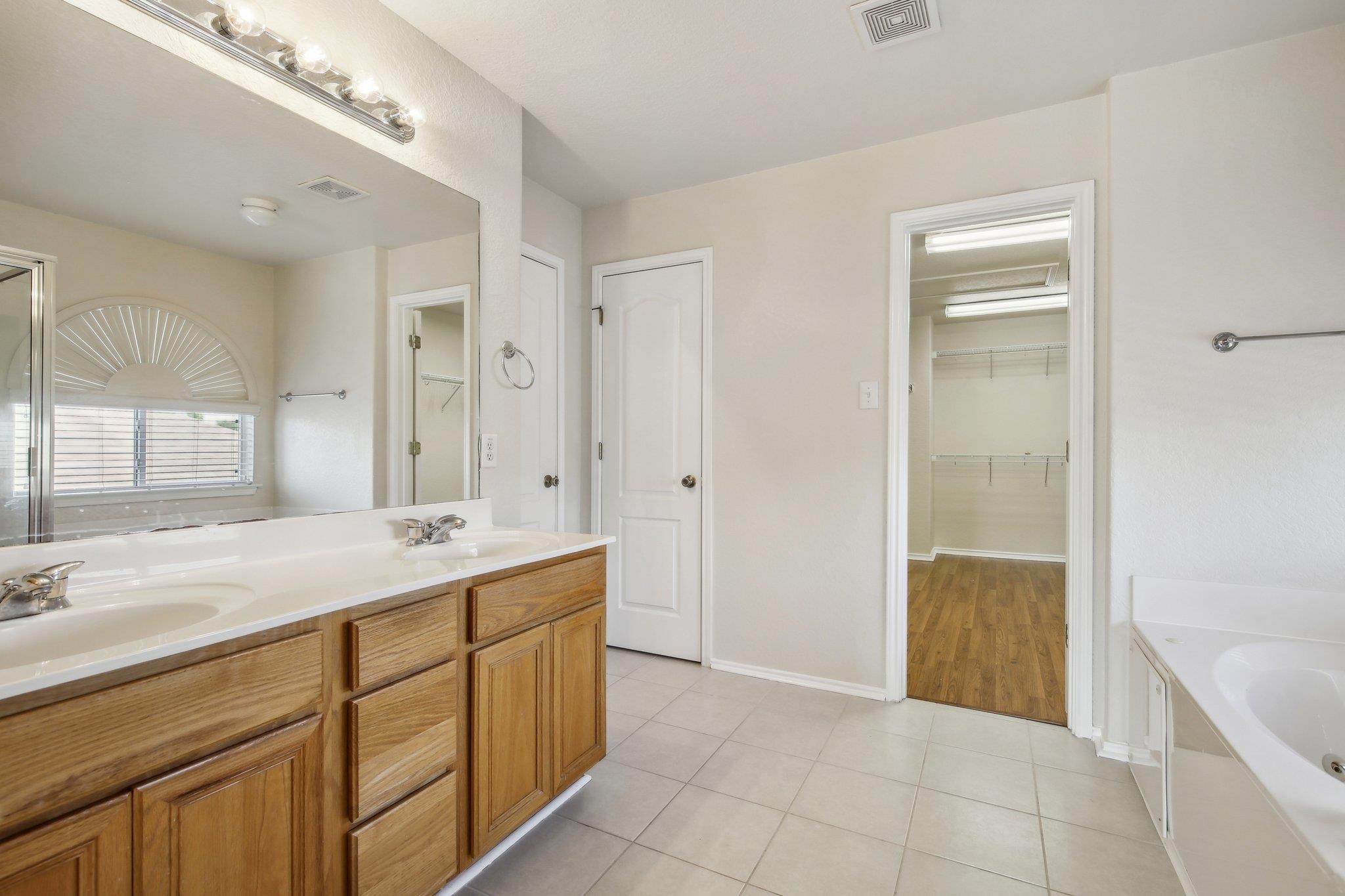 Image 17 of 40 For 2430 Dove Crossing Dr