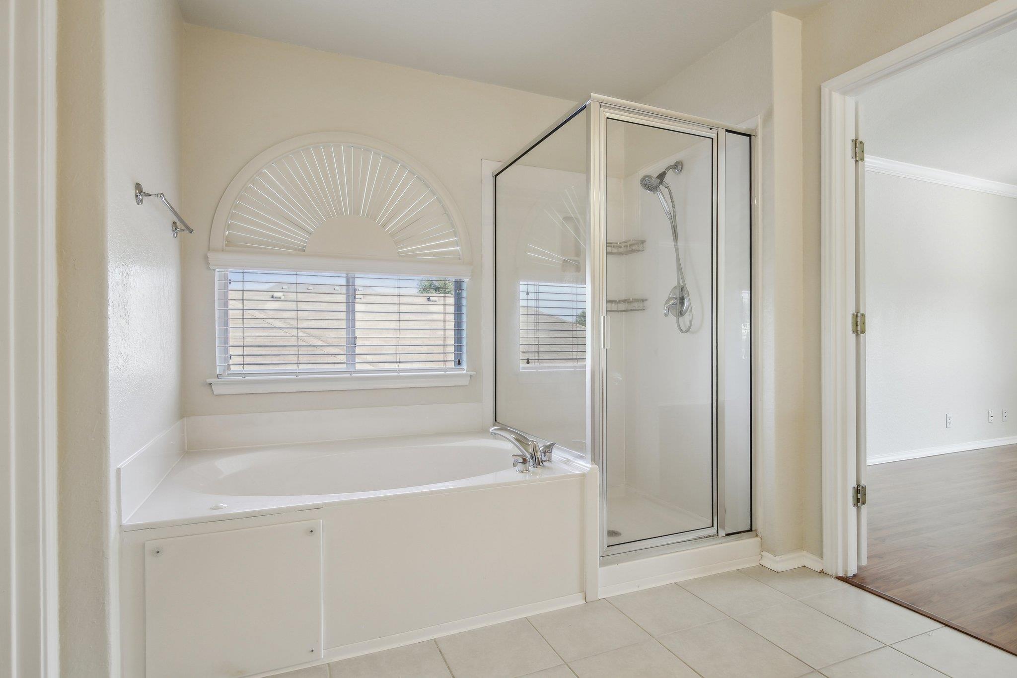 Image 19 of 40 For 2430 Dove Crossing Dr