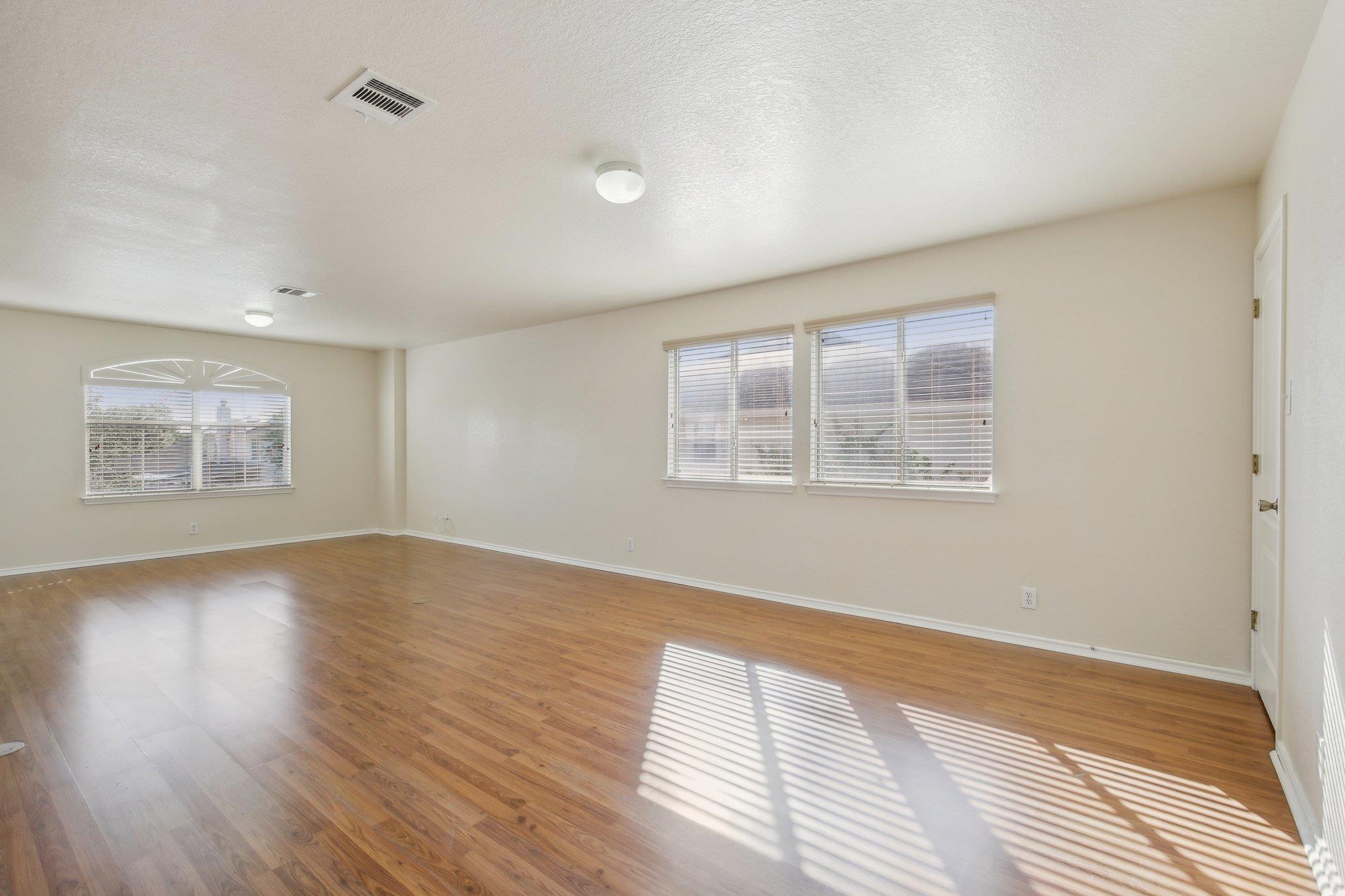 Image 24 of 40 For 2430 Dove Crossing Dr