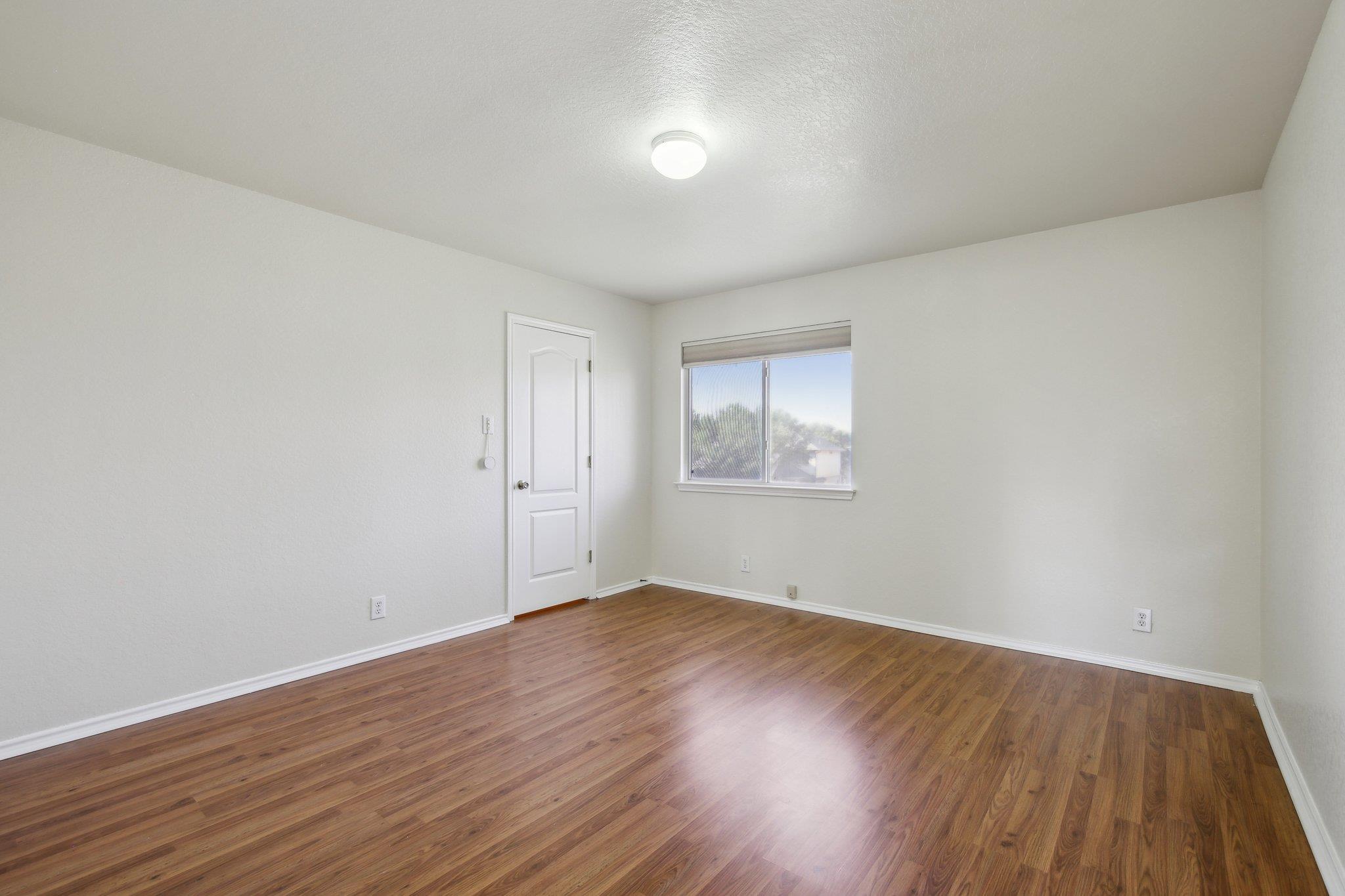 Image 25 of 40 For 2430 Dove Crossing Dr