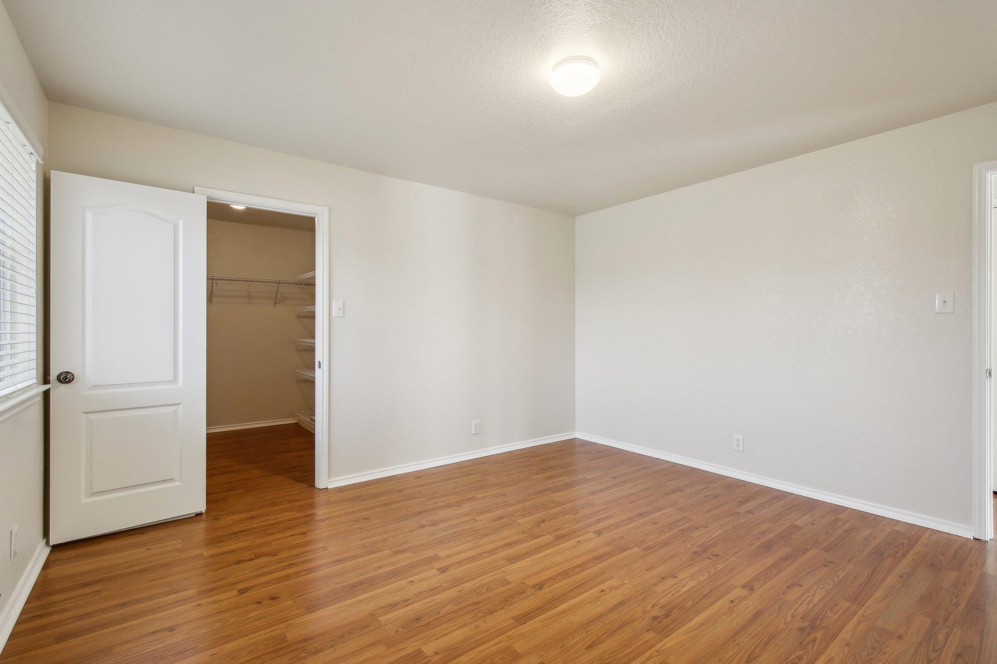 Image 28 of 40 For 2430 Dove Crossing Dr