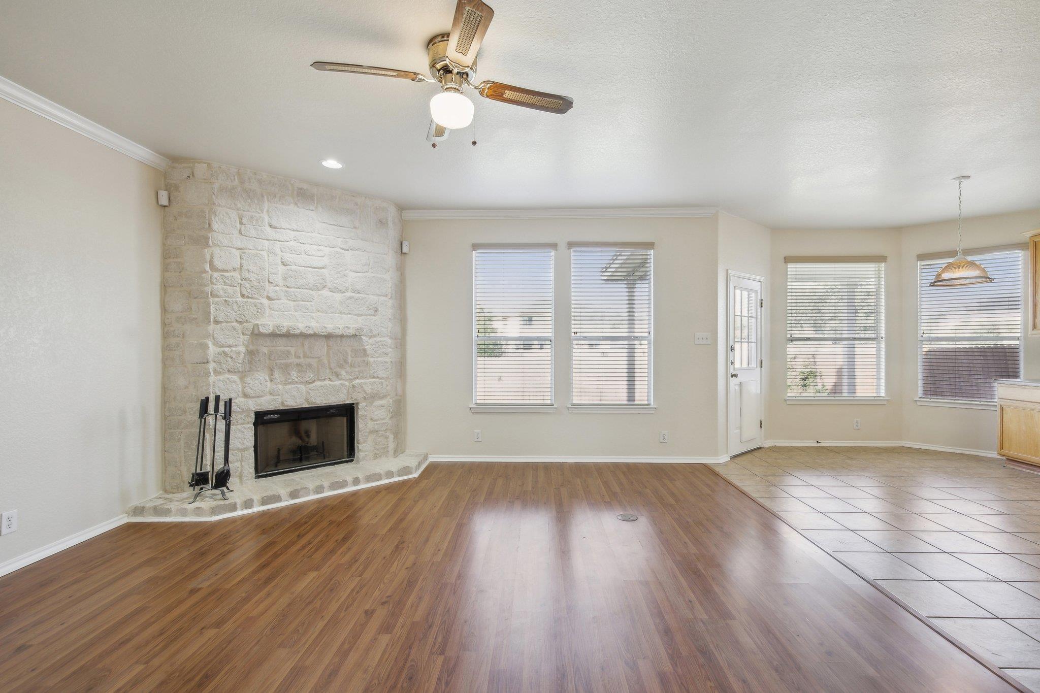 Image 5 of 40 For 2430 Dove Crossing Dr