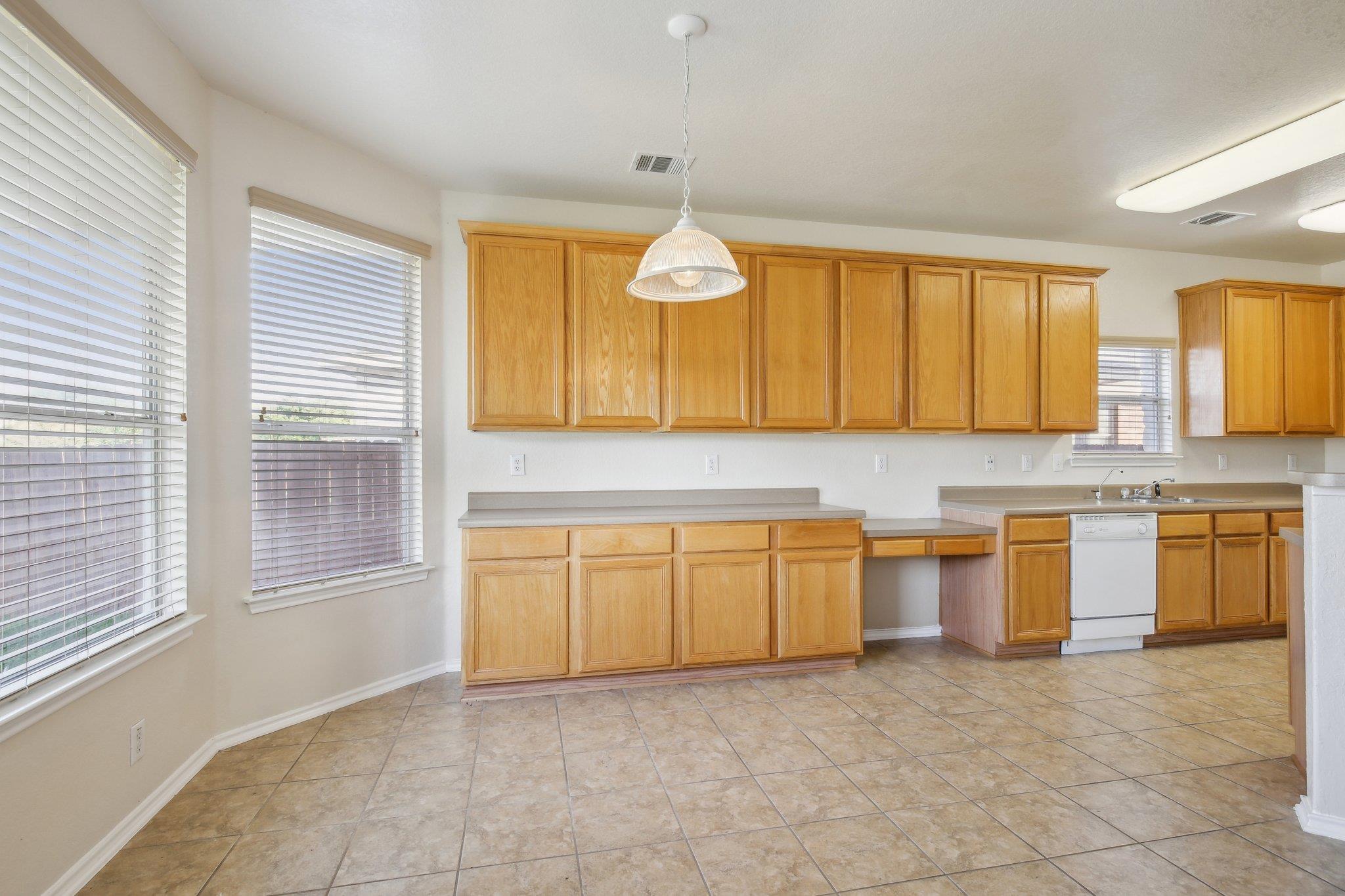 Image 9 of 40 For 2430 Dove Crossing Dr