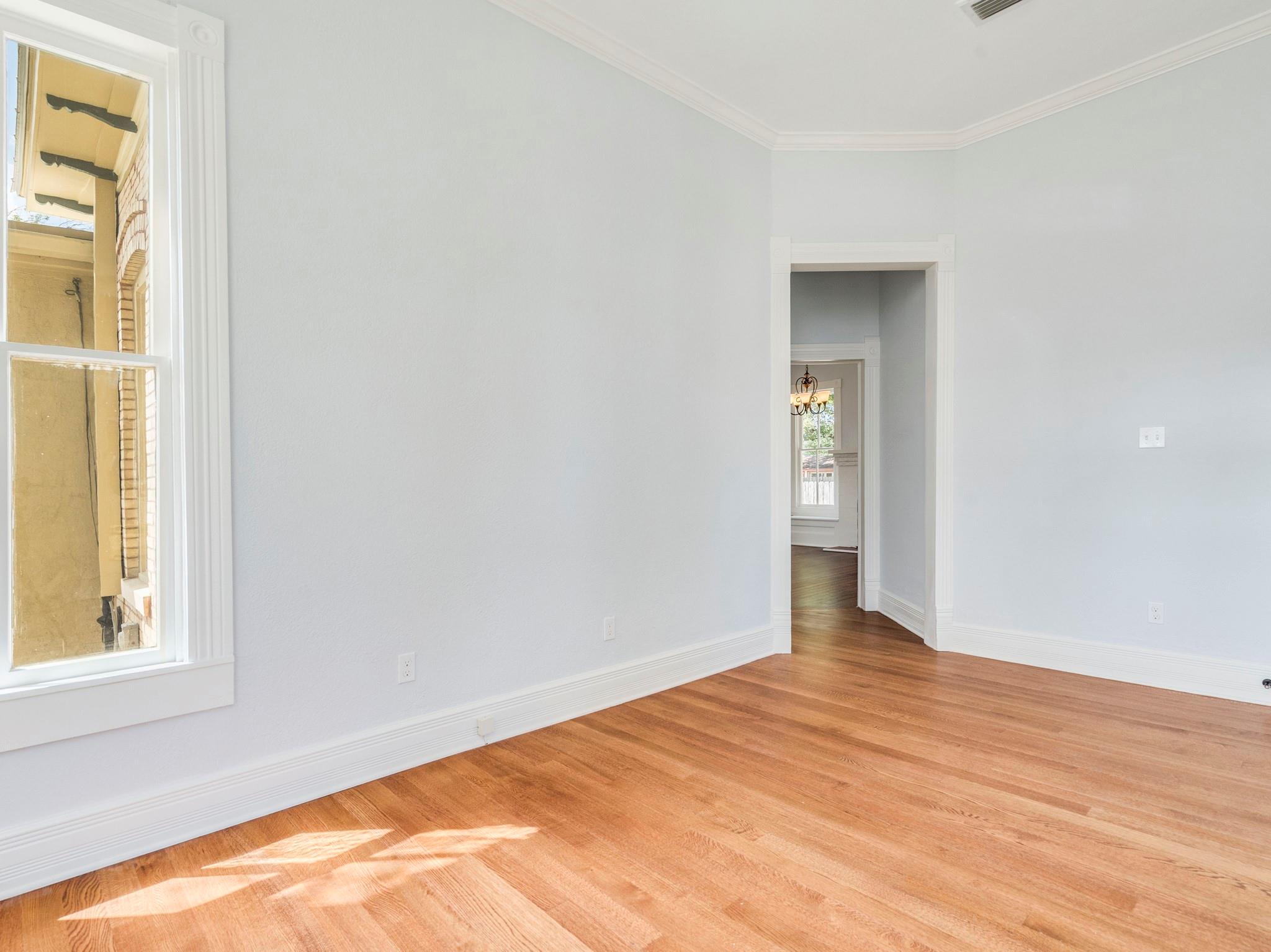 Image 10 of 40 For 351 Guenther Ave